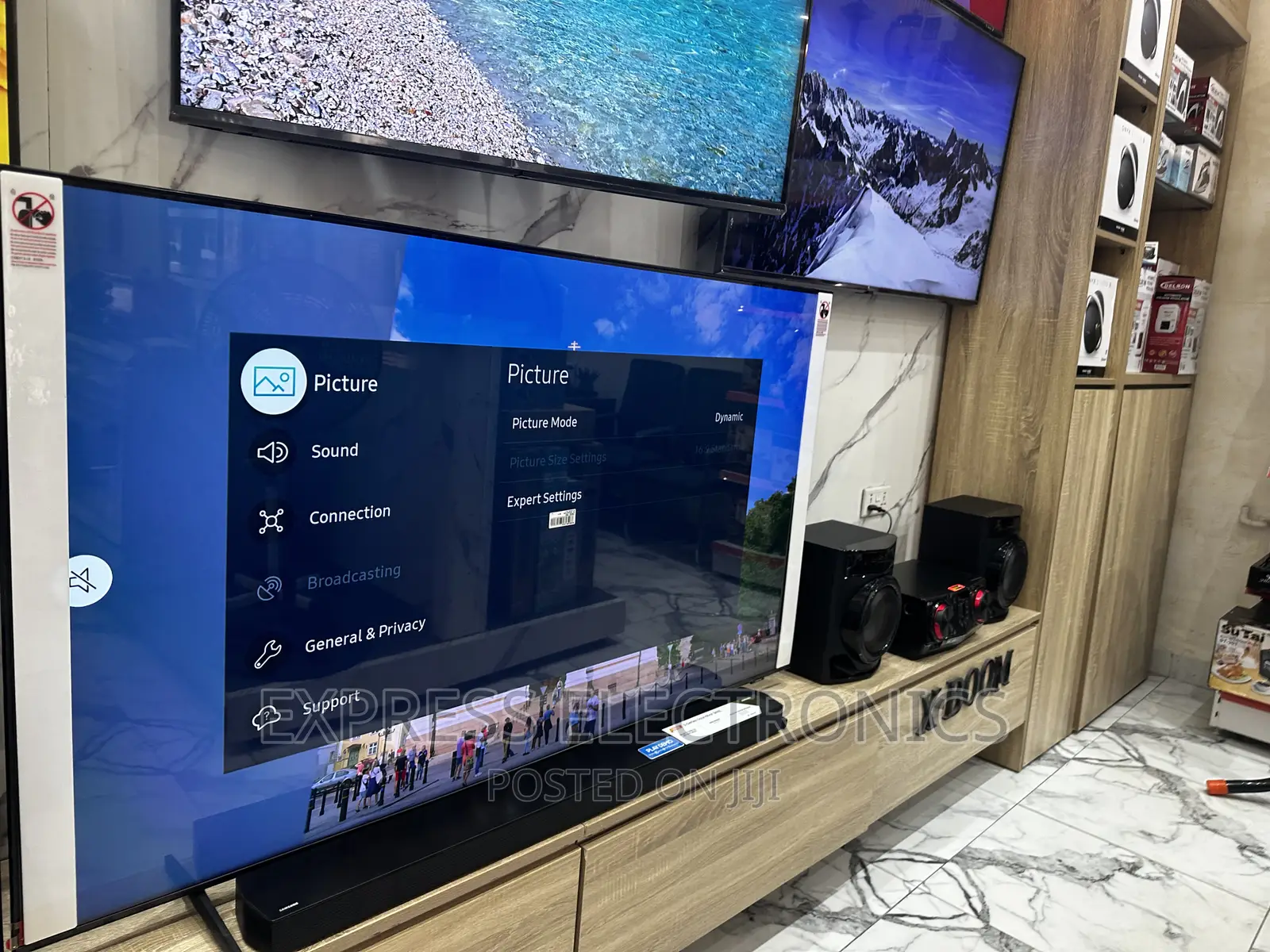85”Bu8000 UHD Smart Samsung —Slim 2022 Model Sleek