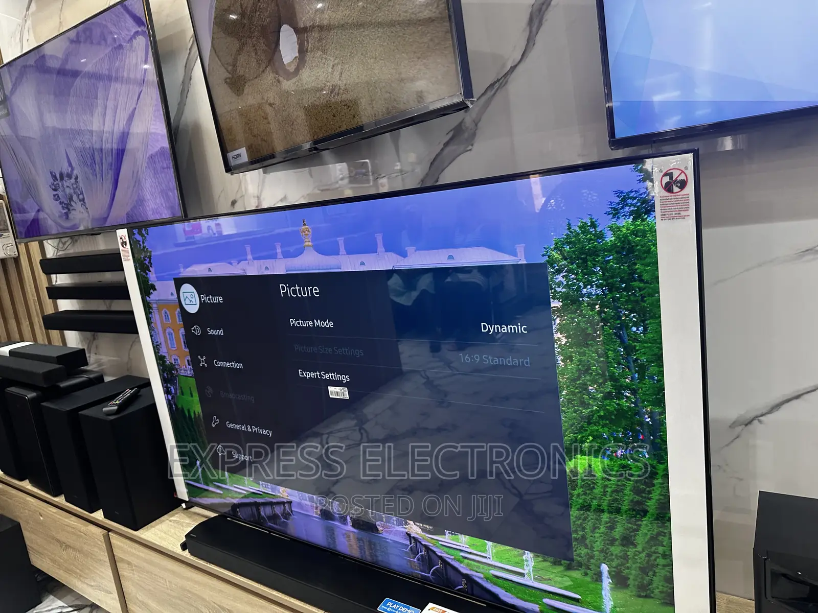 Powerful ~Dynamic UHD Smart Samsung 65”Cu8002 Tv 