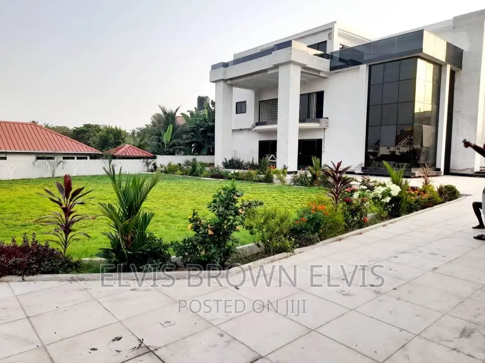 8bdrm Mansion in Trasacco, Adjiriganor for sale