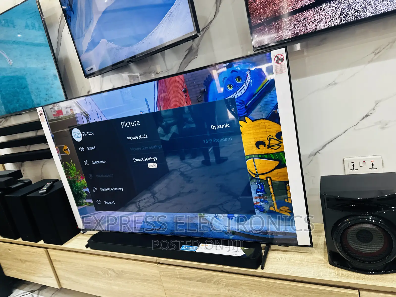  in Sleek Samsung 50”Au9000 UHD Smart Tv 