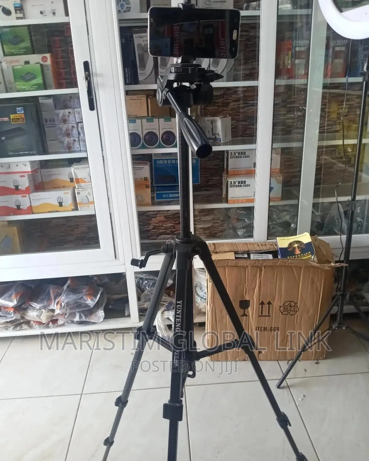 Quality Tripod Stand (Yunteng)