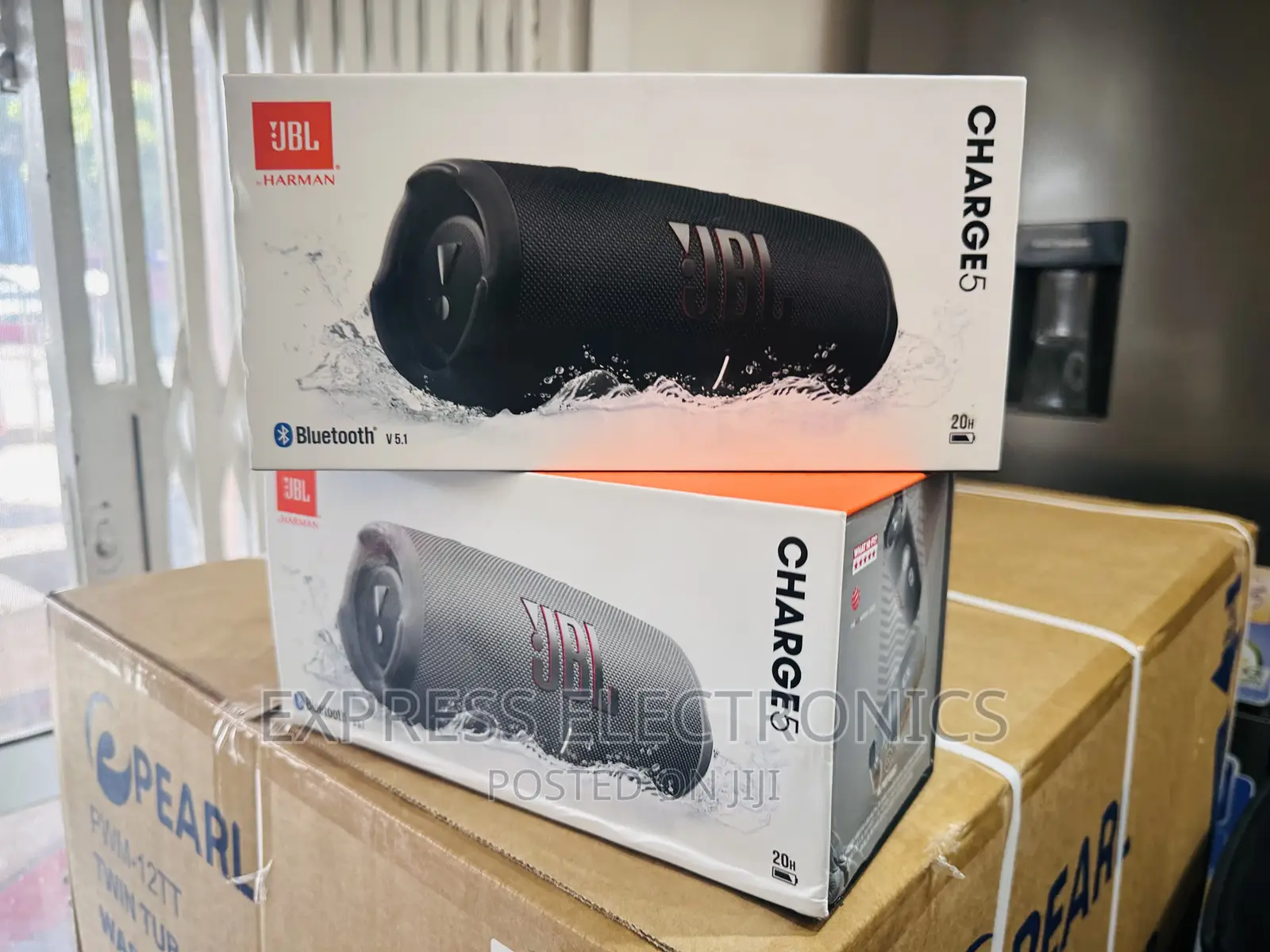 Cool  Sleek Design Charge 5 Bluetooth Speaker