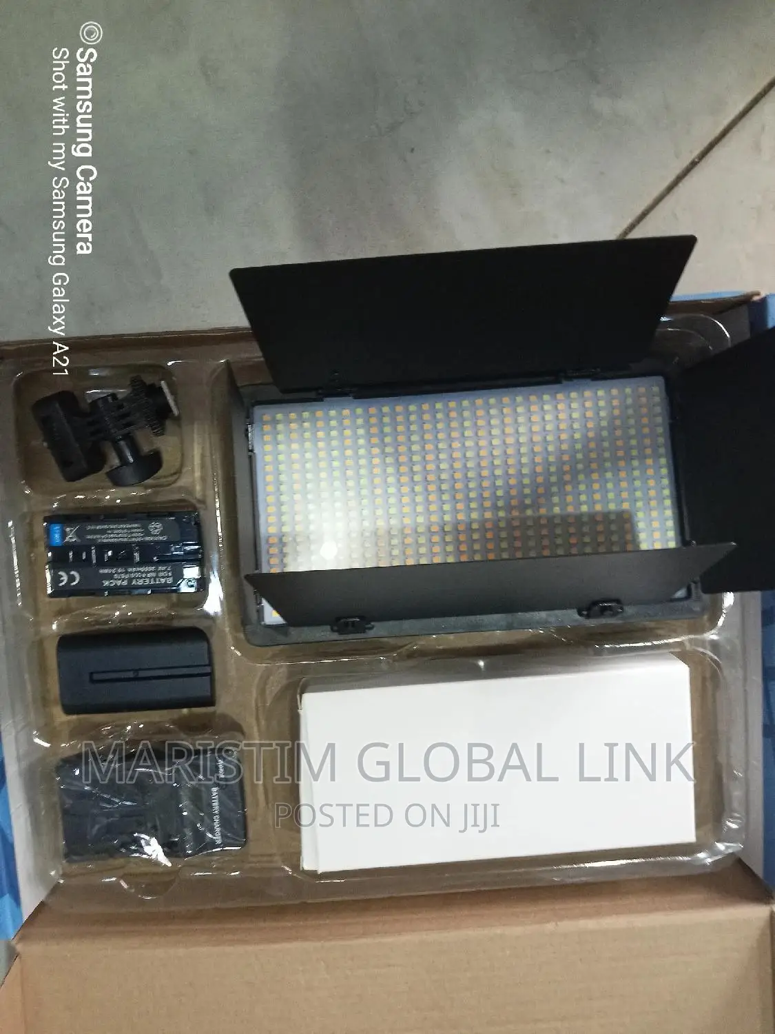 Pro Led 600 Studio Light With Battery (Extra Battery)