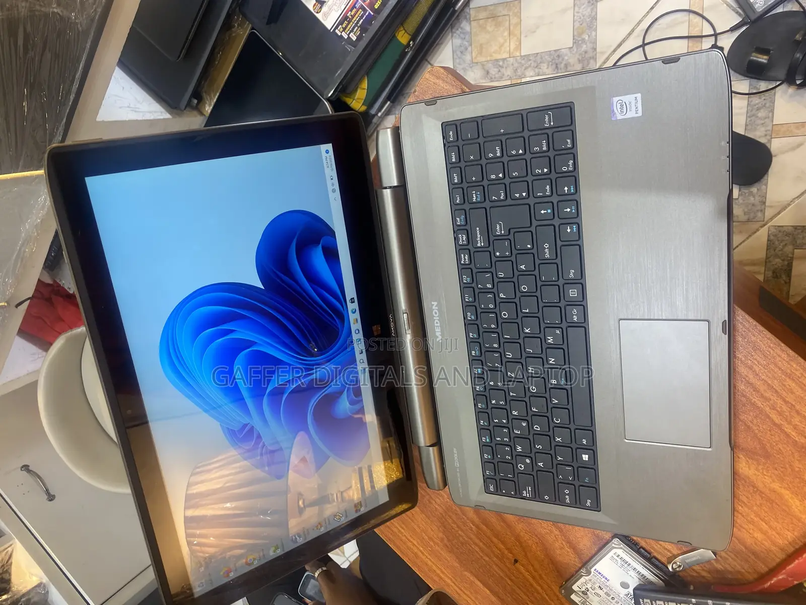 New Laptop Medion Erazer X7849 4GB Intel Pentium HDD+SSD 512GB