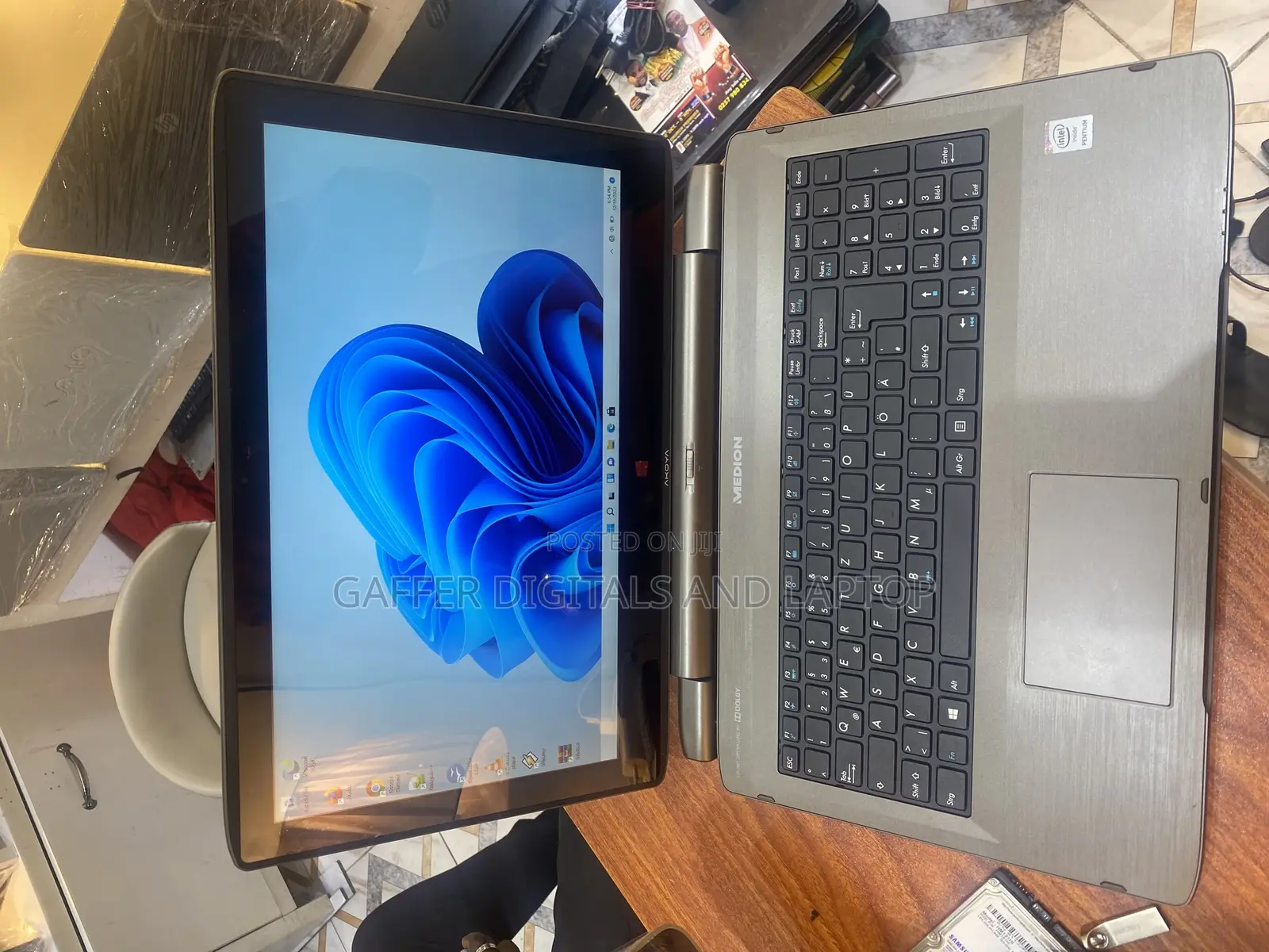 New Laptop Medion Erazer X7849 4GB Intel Pentium HDD+SSD 512GB