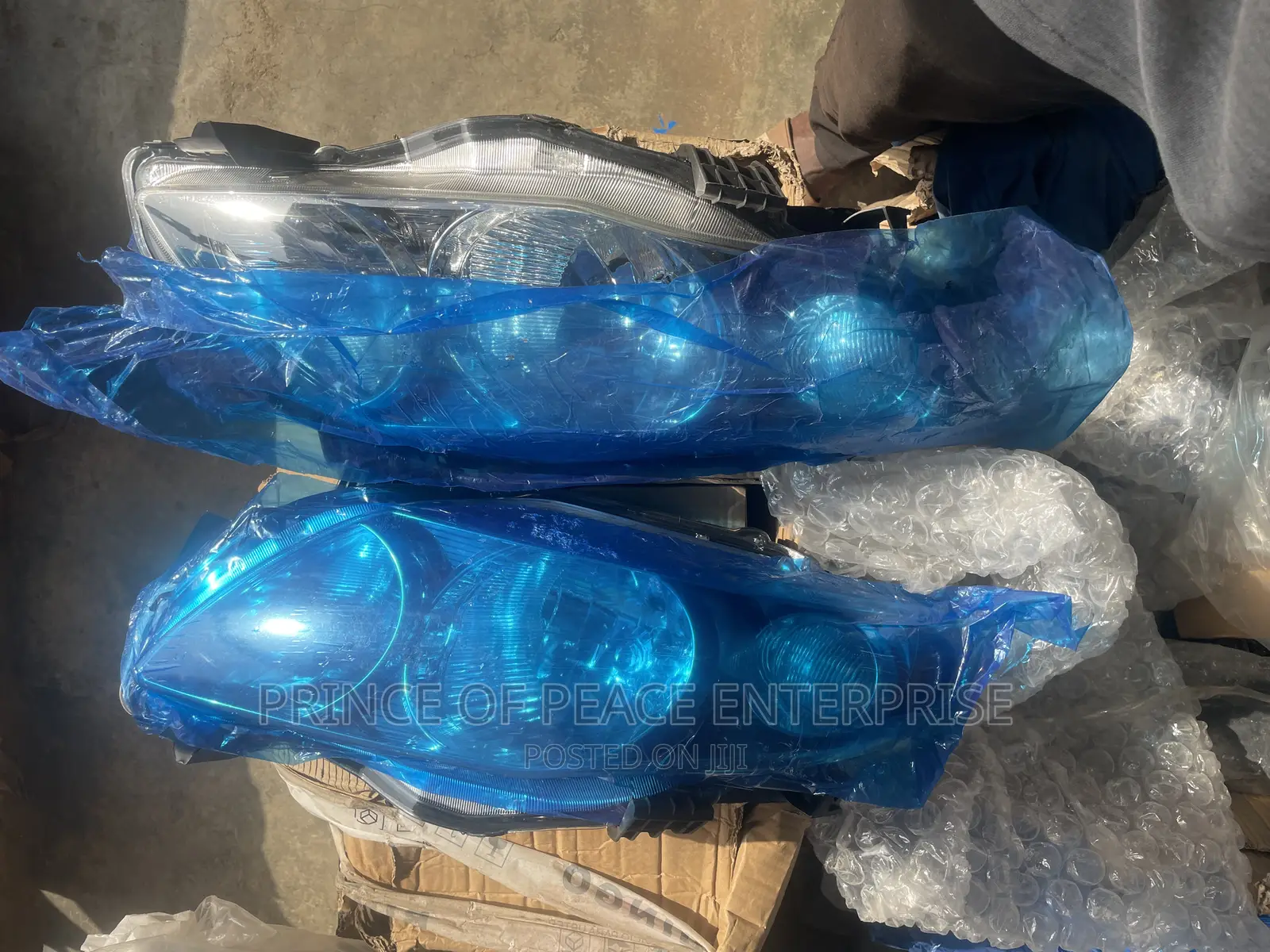 Corolla 2008 2009 2010 Headlight or Lamp Pair