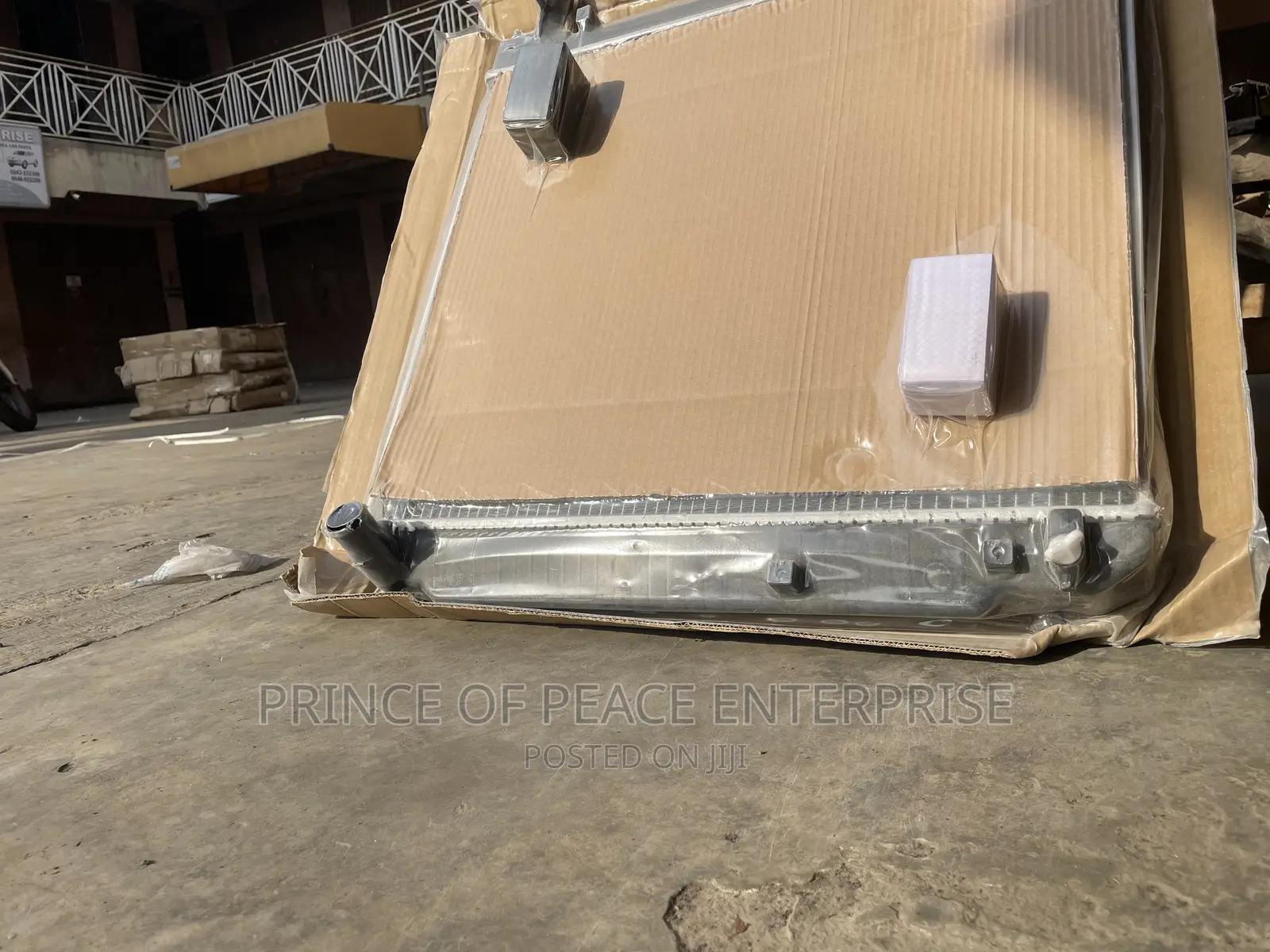 Radiator Tank for Toyota Hiace or Fish 2004 2005