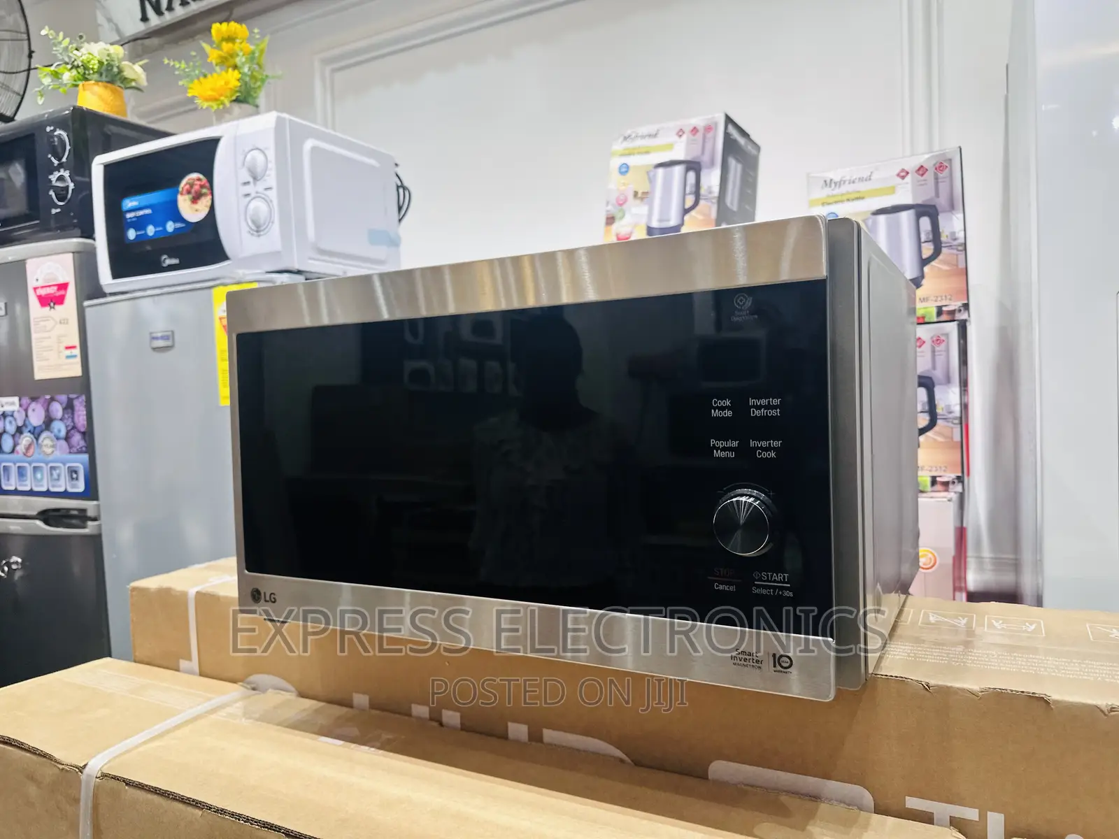 Counter Top Microwave Oven Grill 42L Lgmh8265gis