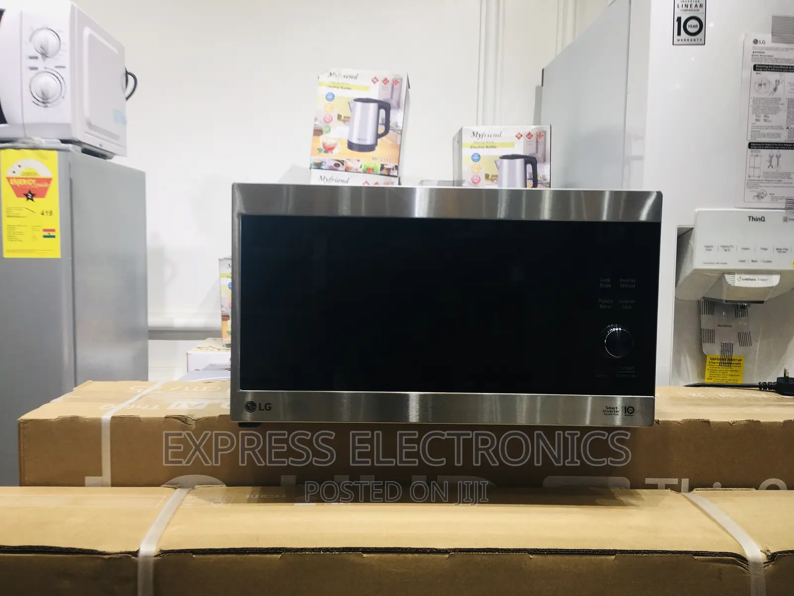 Mesmeric Sleek Sliver Lgmh8265gis Microwave Oven