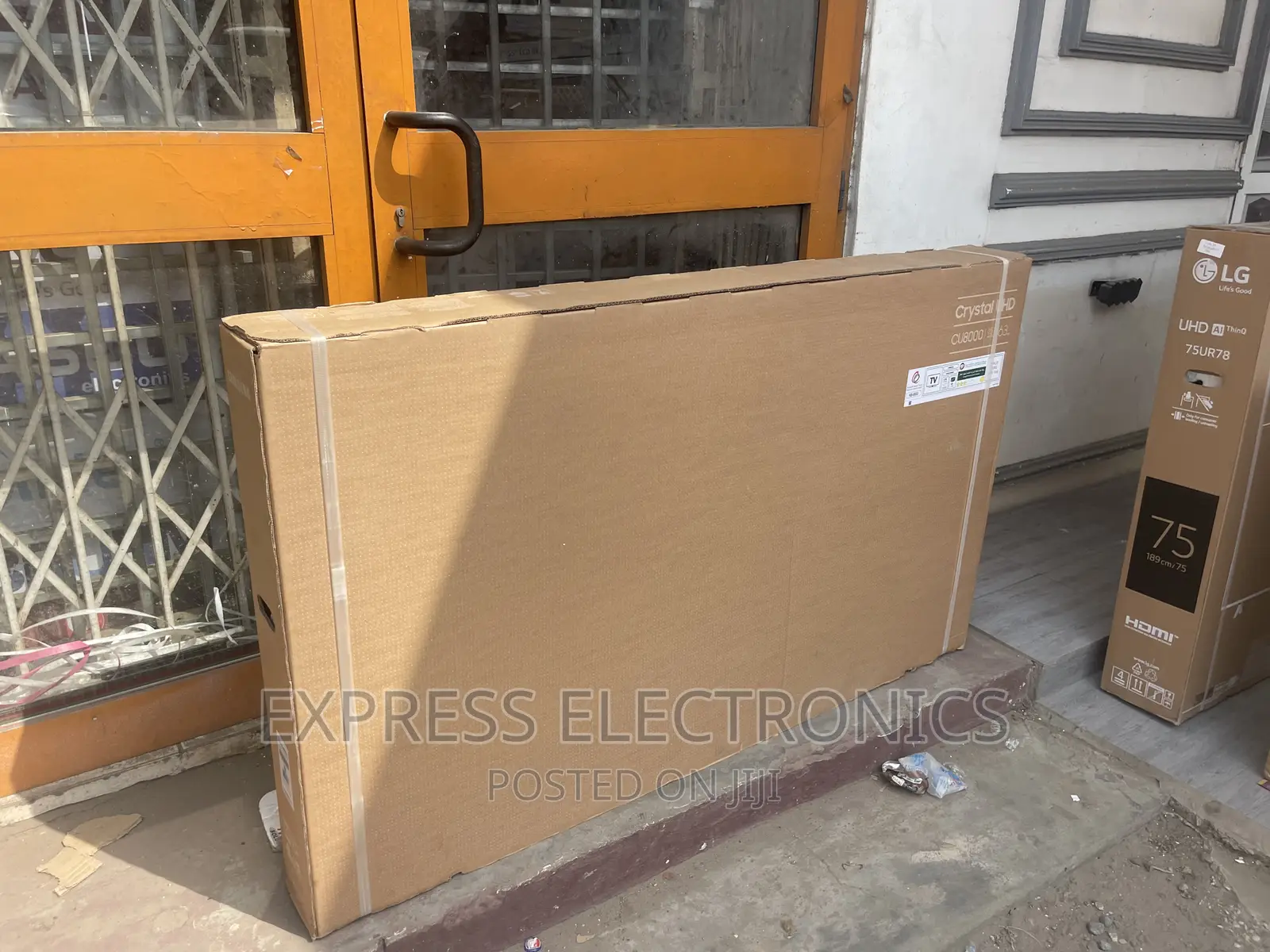 65”Cu8000 UHD Smart Samsung Sleek Slim 2023 Model