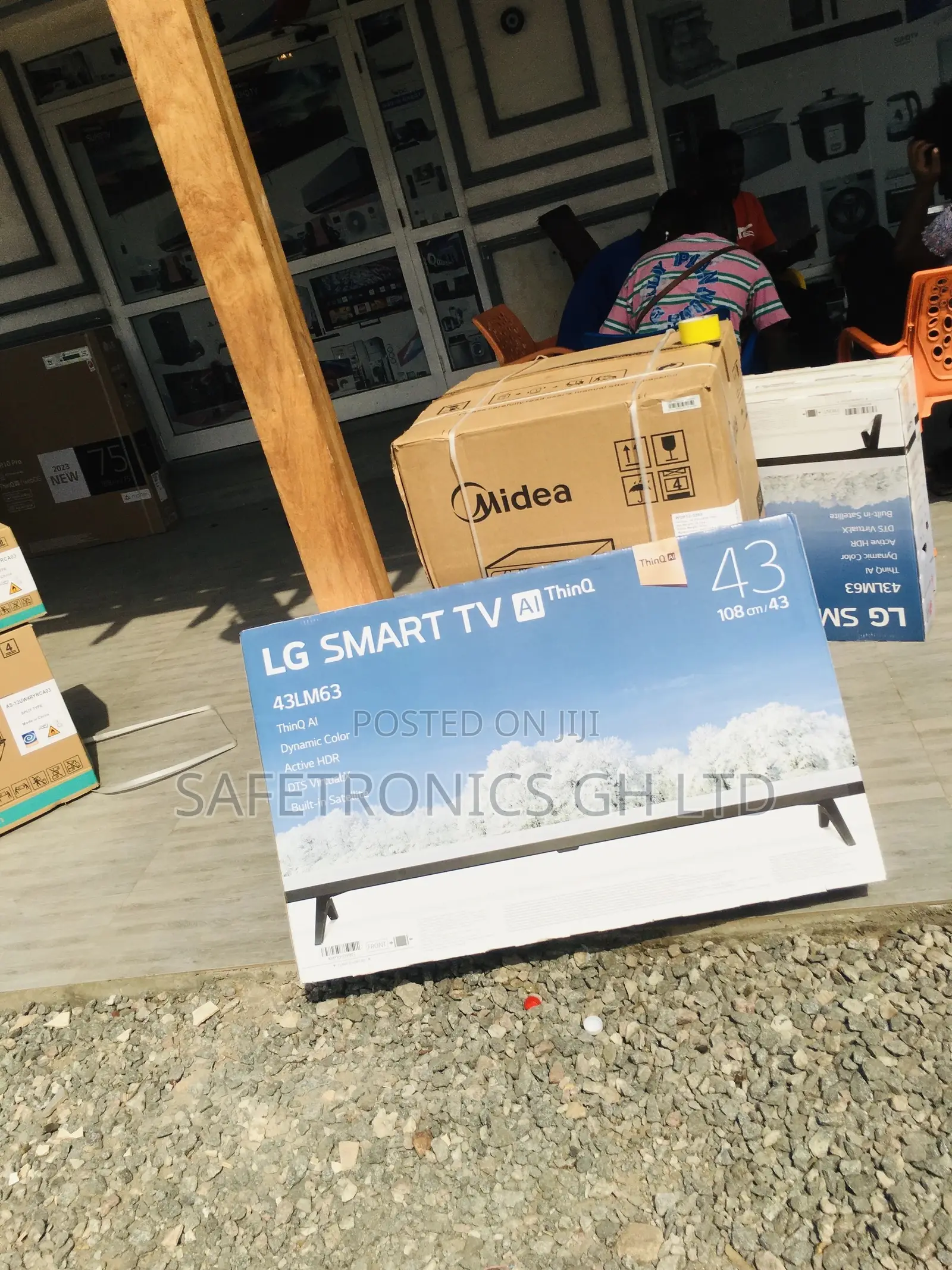 UHD Black Glossy LED LM63 43 Inches Smart Electric LG Tv