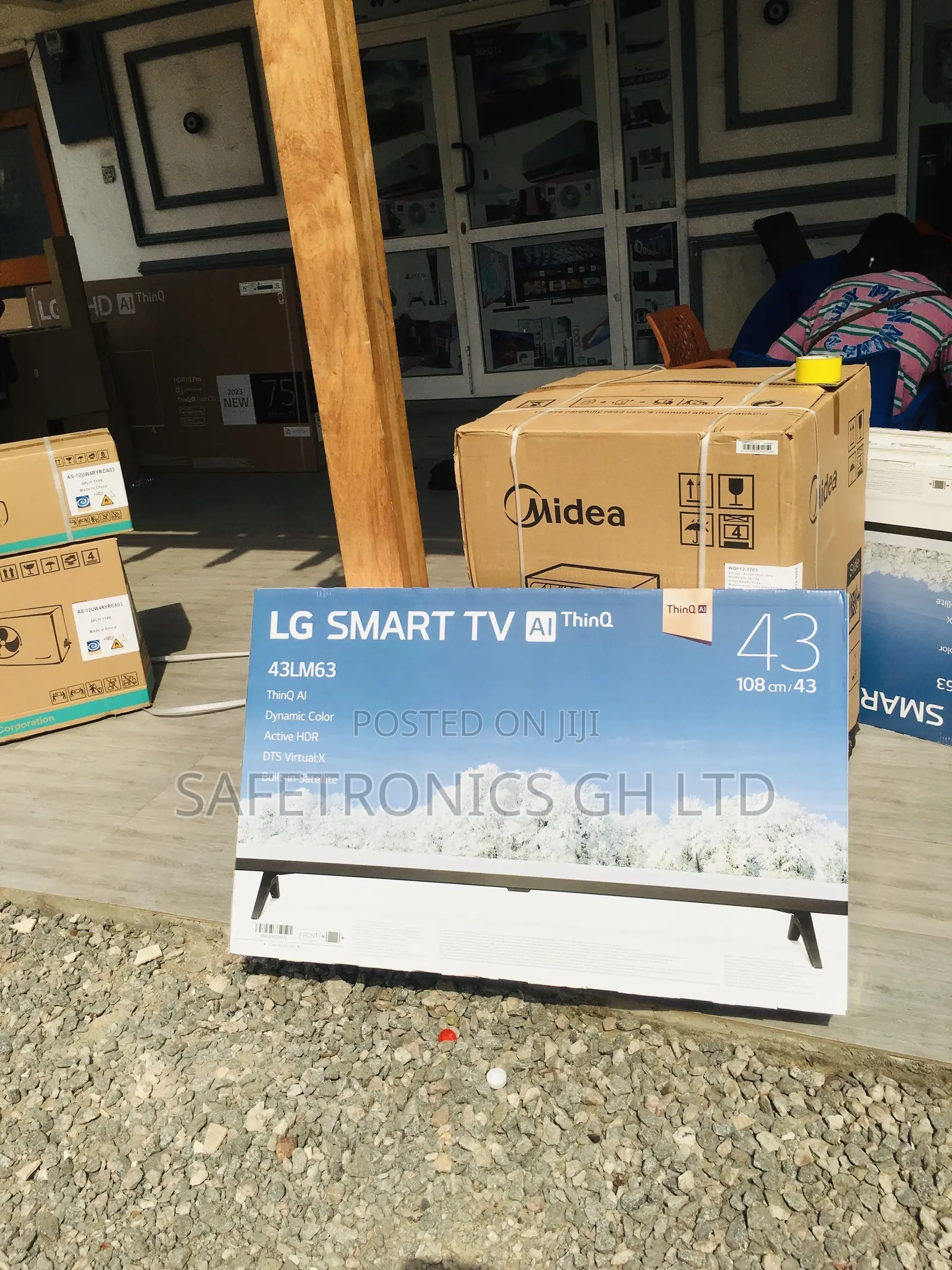 UHD Black Glossy LED LM63 43 Inches Smart Electric LG Tv