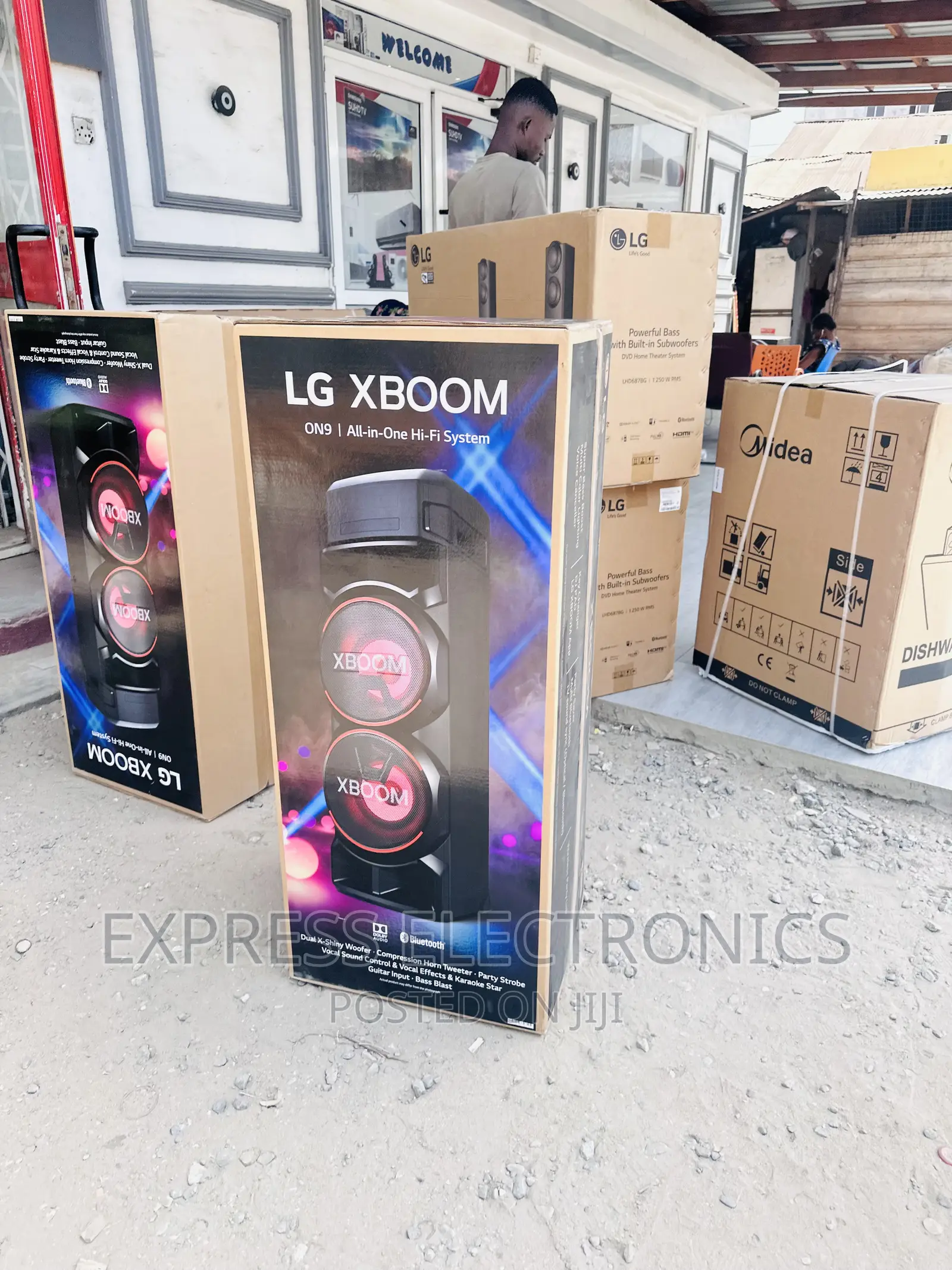 Dynamic Sleek Black Sound System Lg ON9