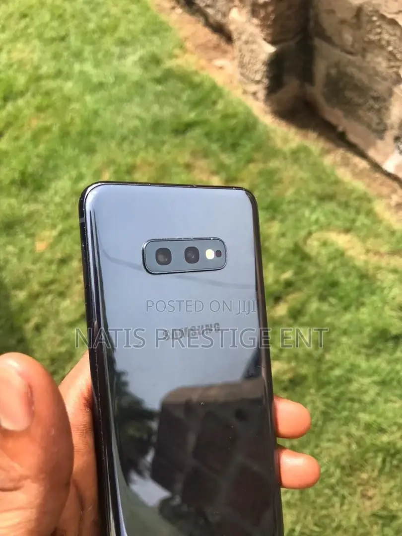 Samsung Galaxy S10e 128 GB Black