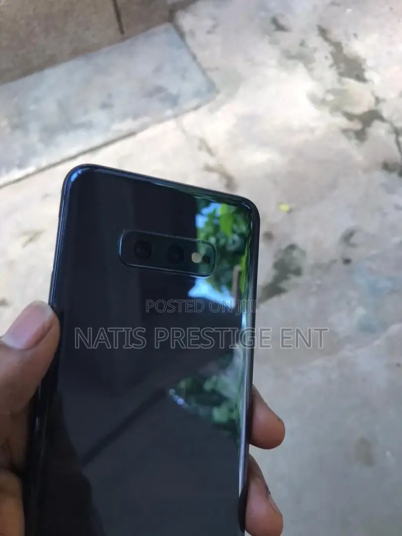 Samsung Galaxy S10e 128 GB Black