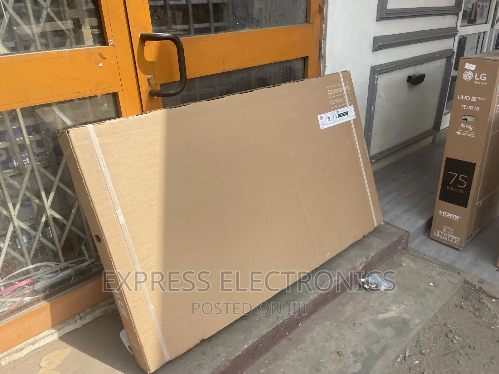 2023 Tv Samsung UHD Smart 65”Cu8000.,