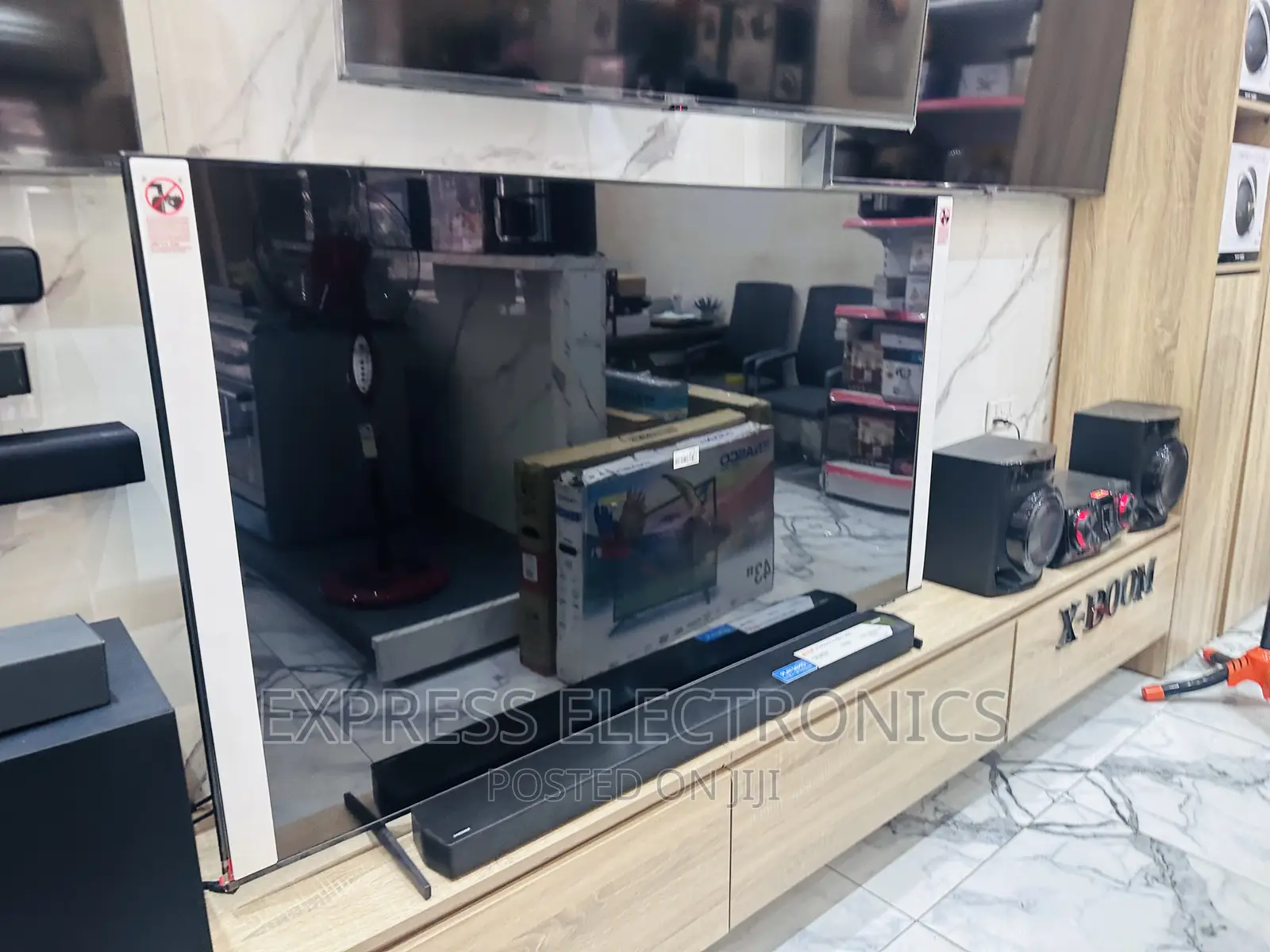 Glossy Slim UHD Smart Samsung 65cu8000 Tv 