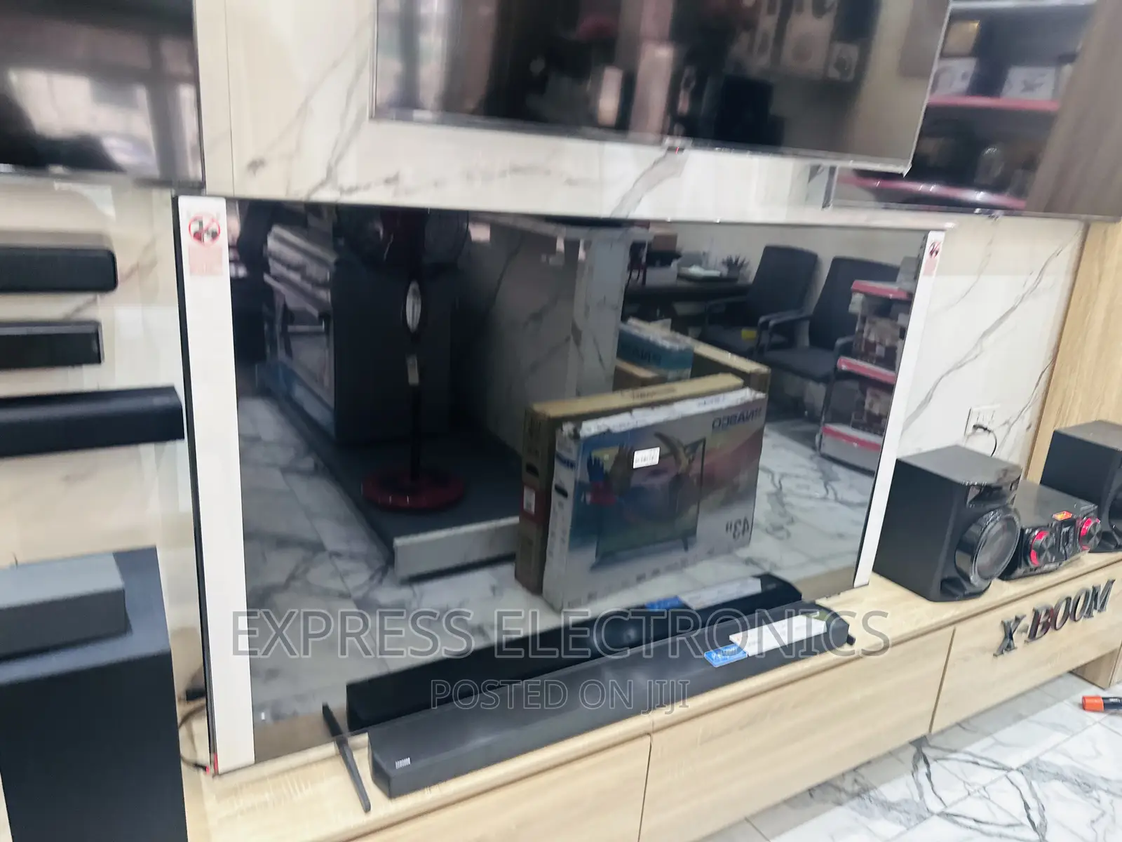 Glossy Slim UHD Smart Samsung 65cu8000 Tv 