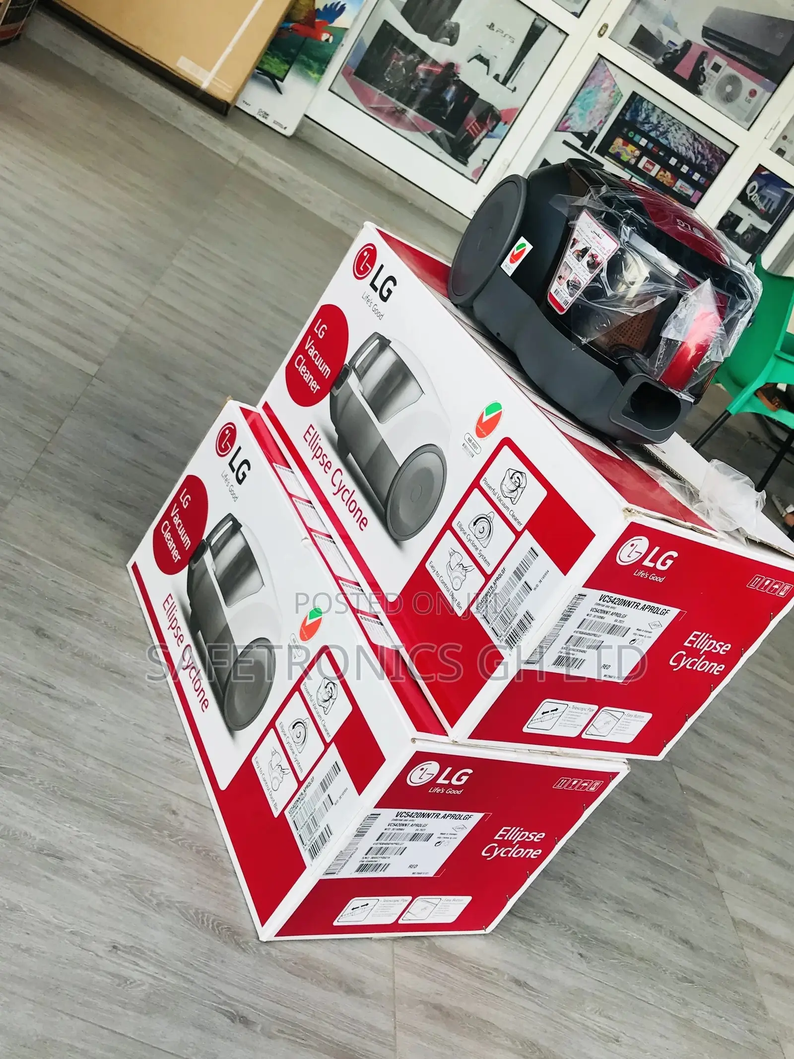 Electric Wireless LG Black/Red 2000W Vc5420nntr