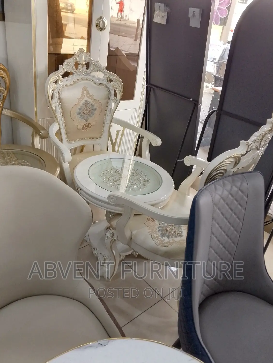 Executive Royal Table and Chair