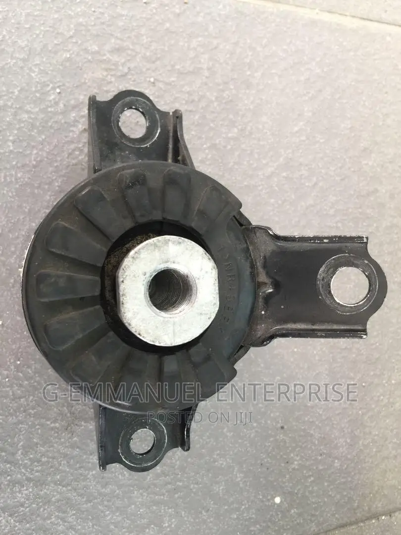 TOYOTA Passo Engine Seat Left Top. Original Parts Only.