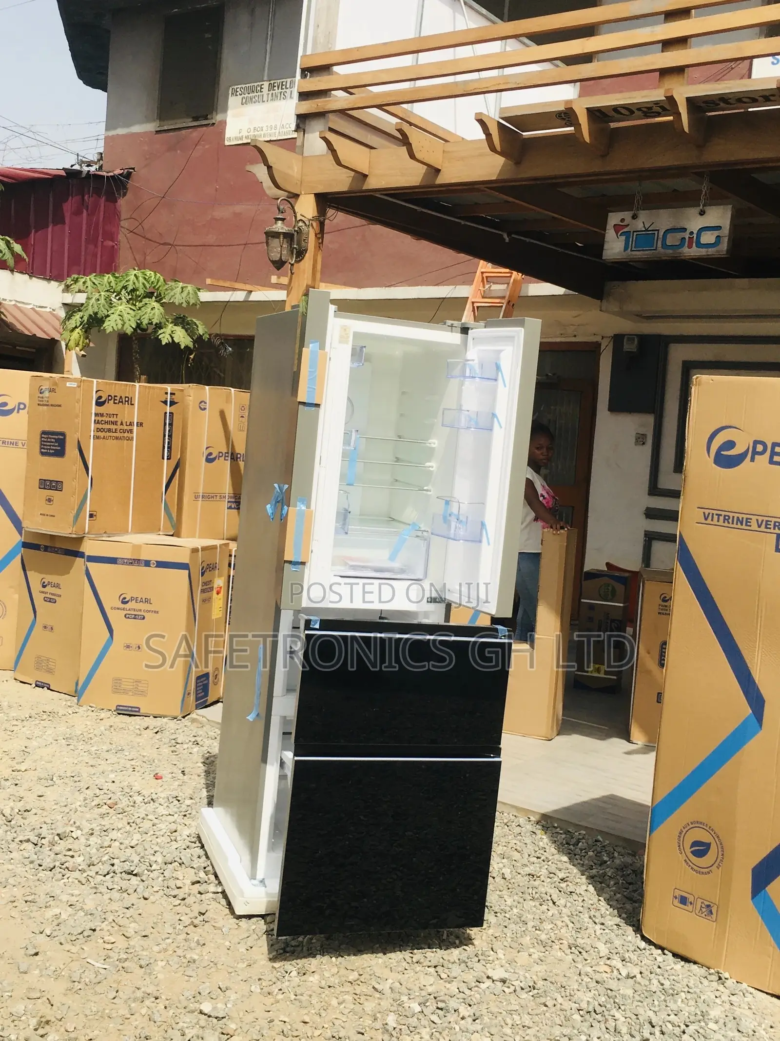 Bottomfreezer Pearl PF-470 Black Glass 4 Doors Fridge