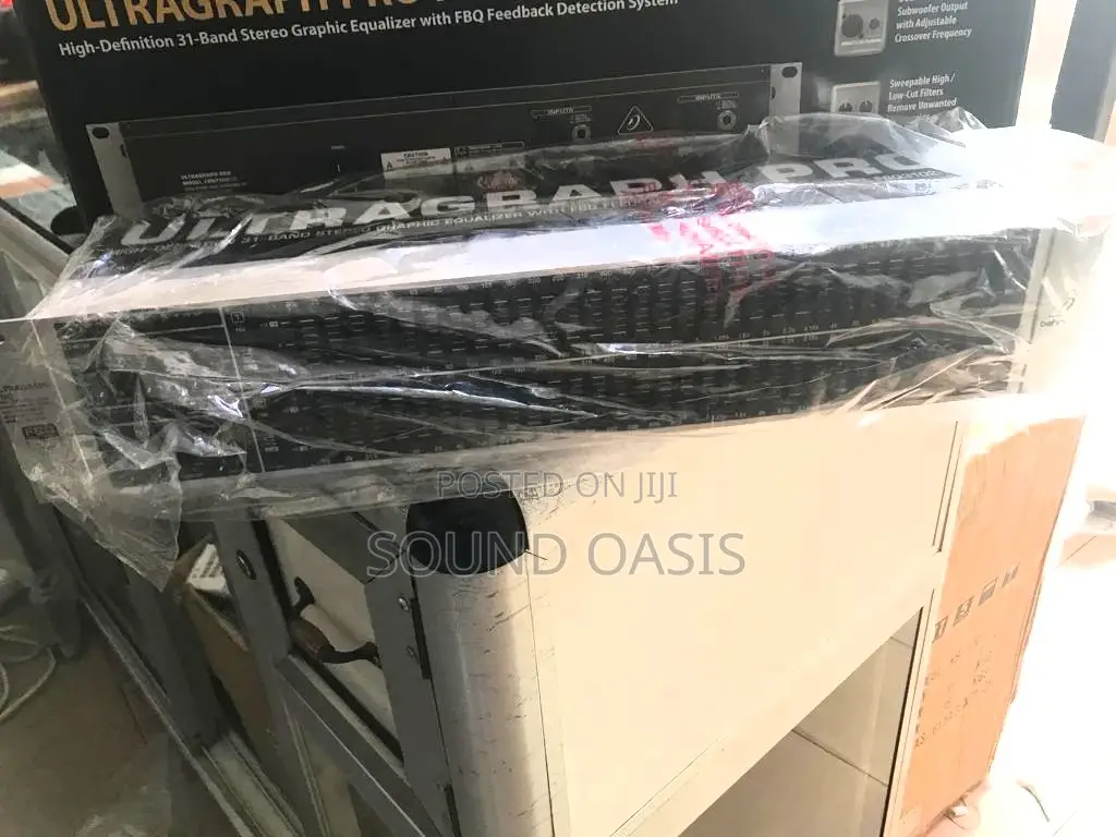 Behringer ULTRAGRAPH PRO FBQ3102 31-Band Stereo Equalizer