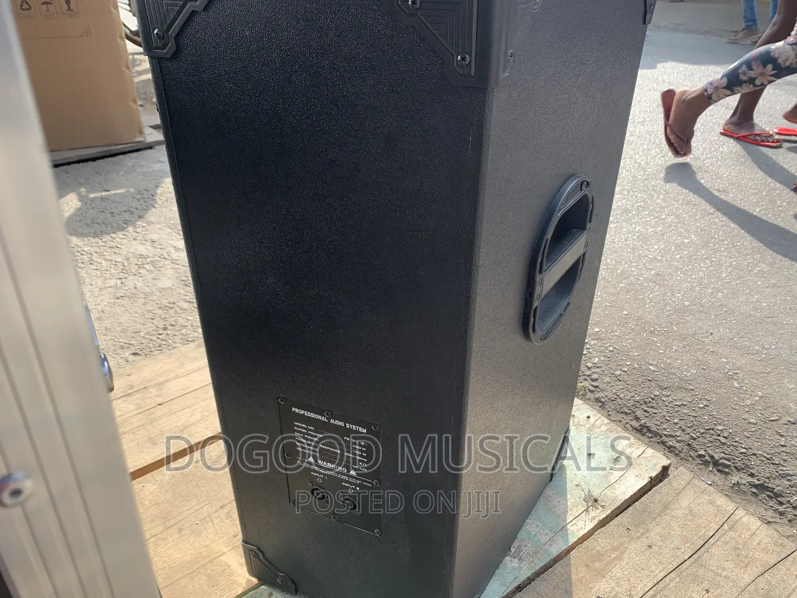 Me 15inch Short Range Speakers (Pair)