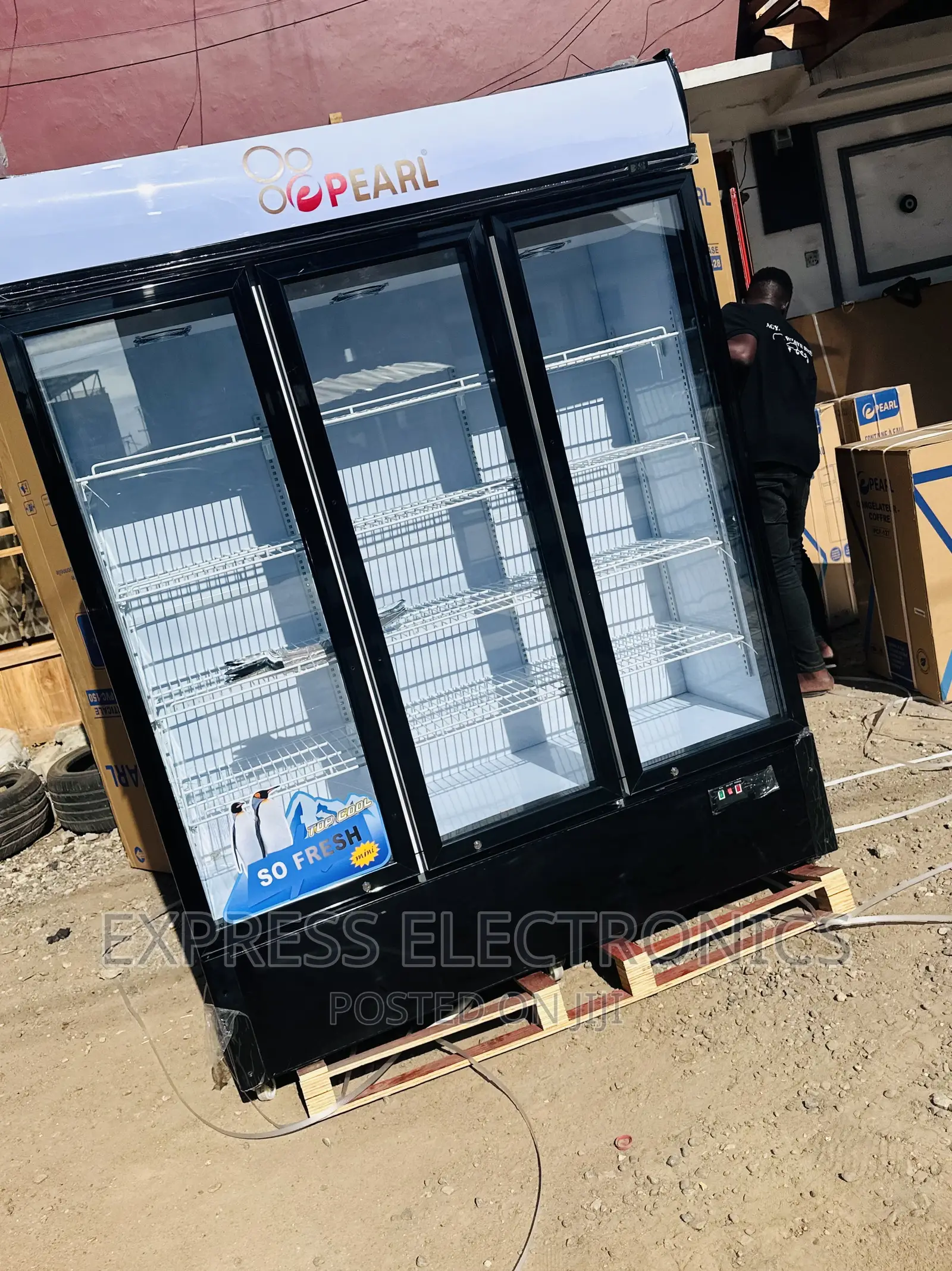 (905L) Display Fridge Pearl Three Doors
