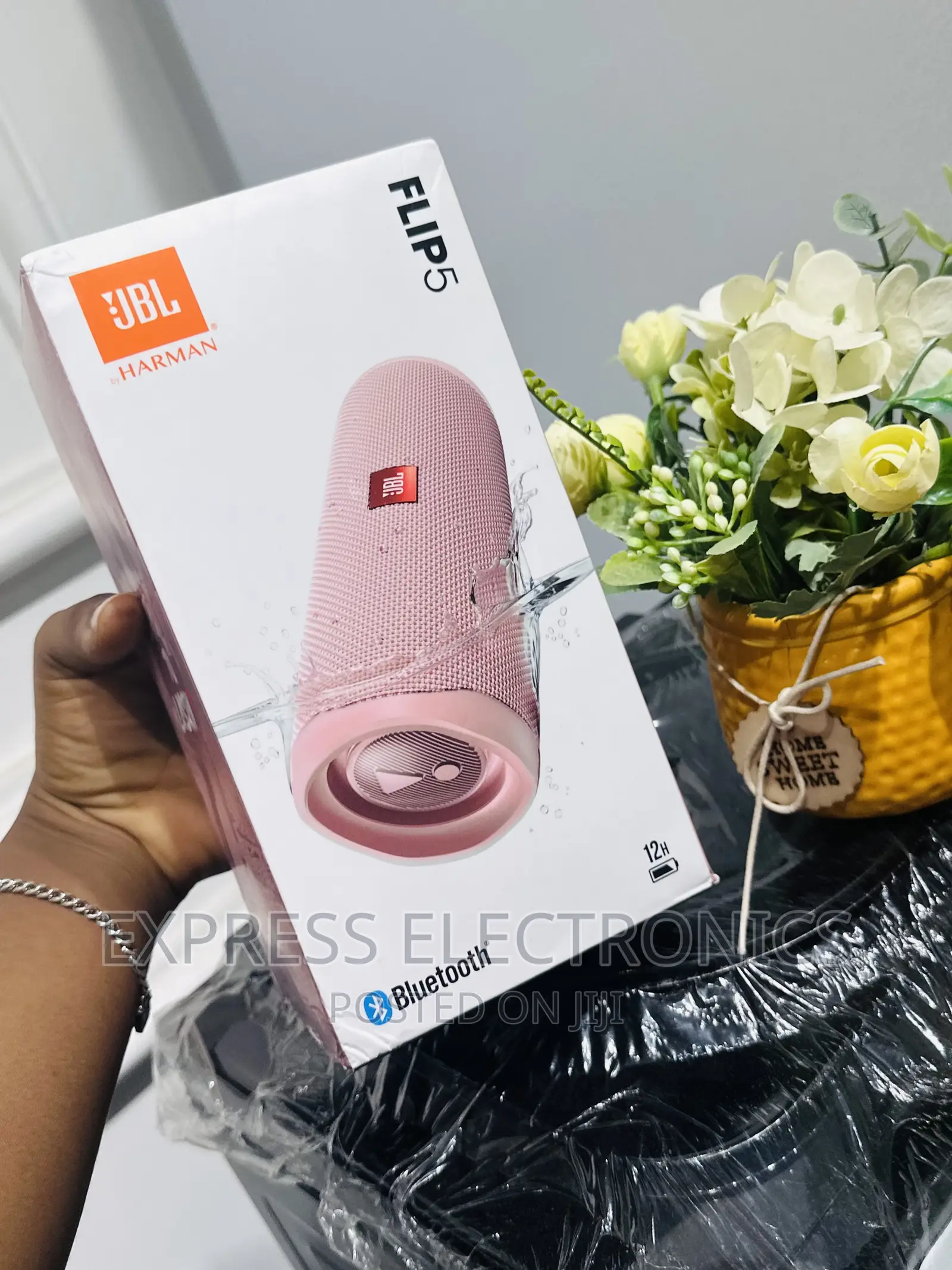 Very__ Lovely  Bluetooth Speaker JBL Flip 6
