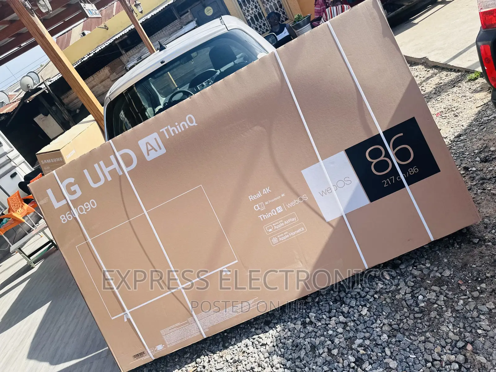 LG UHD Smart Glossy LED Screen  86”UQ90