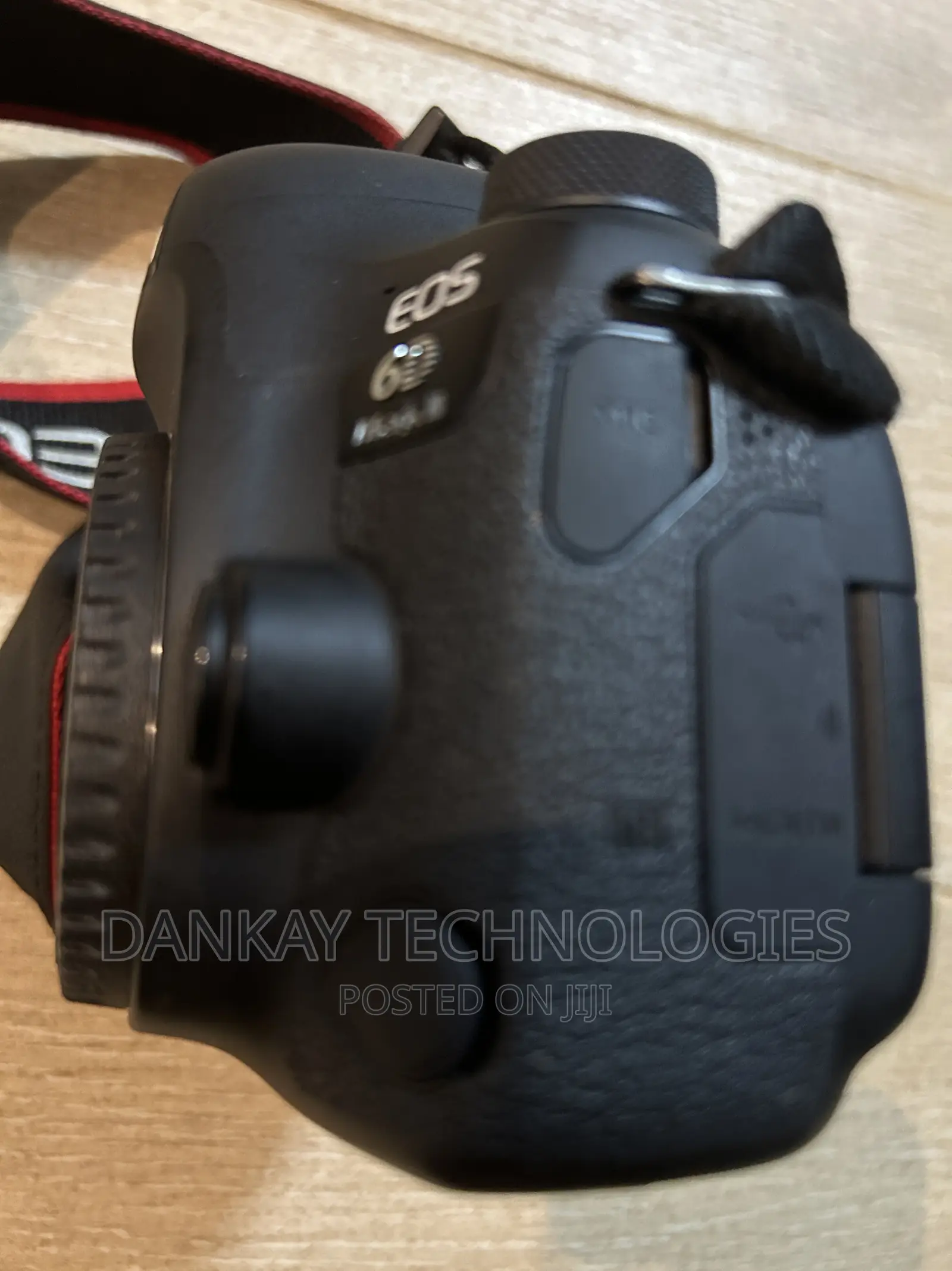 Canon 6d Mark Ii Body With Battery And Charger