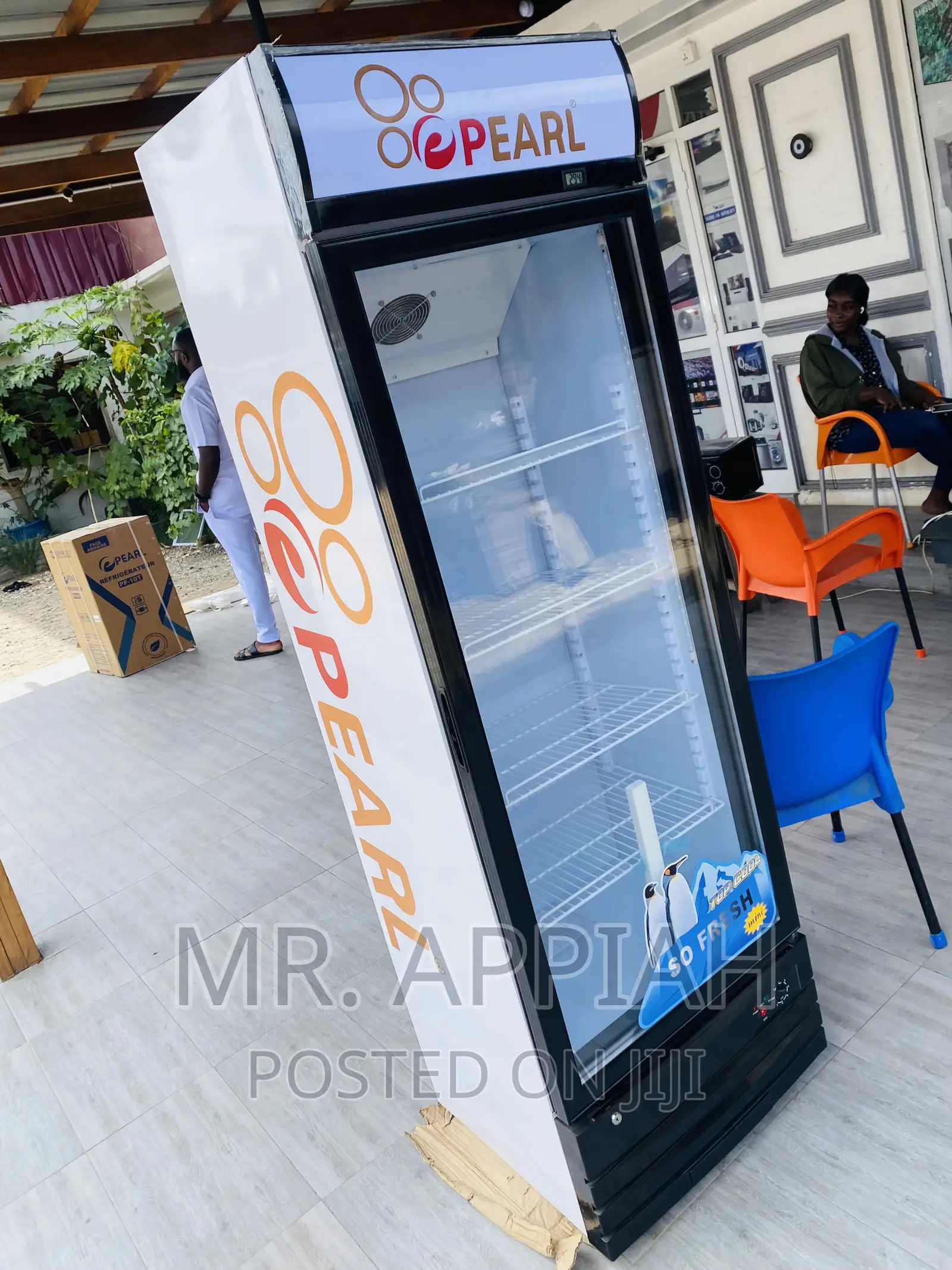 Brand New Pearl PVC-28 1 Door Electric Beverage Cooler.