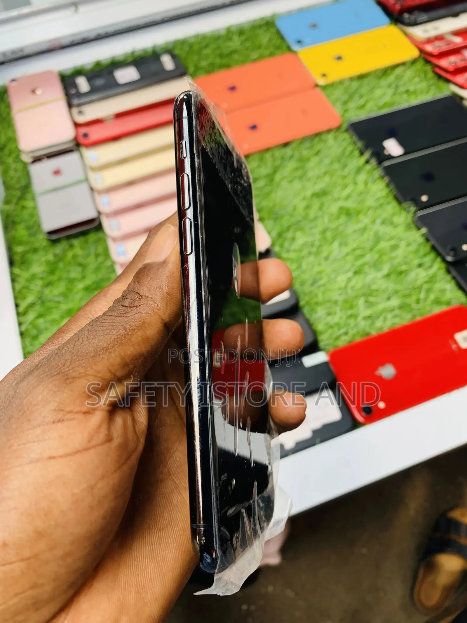 New Apple iPhone 11 Pro 64 GB Black