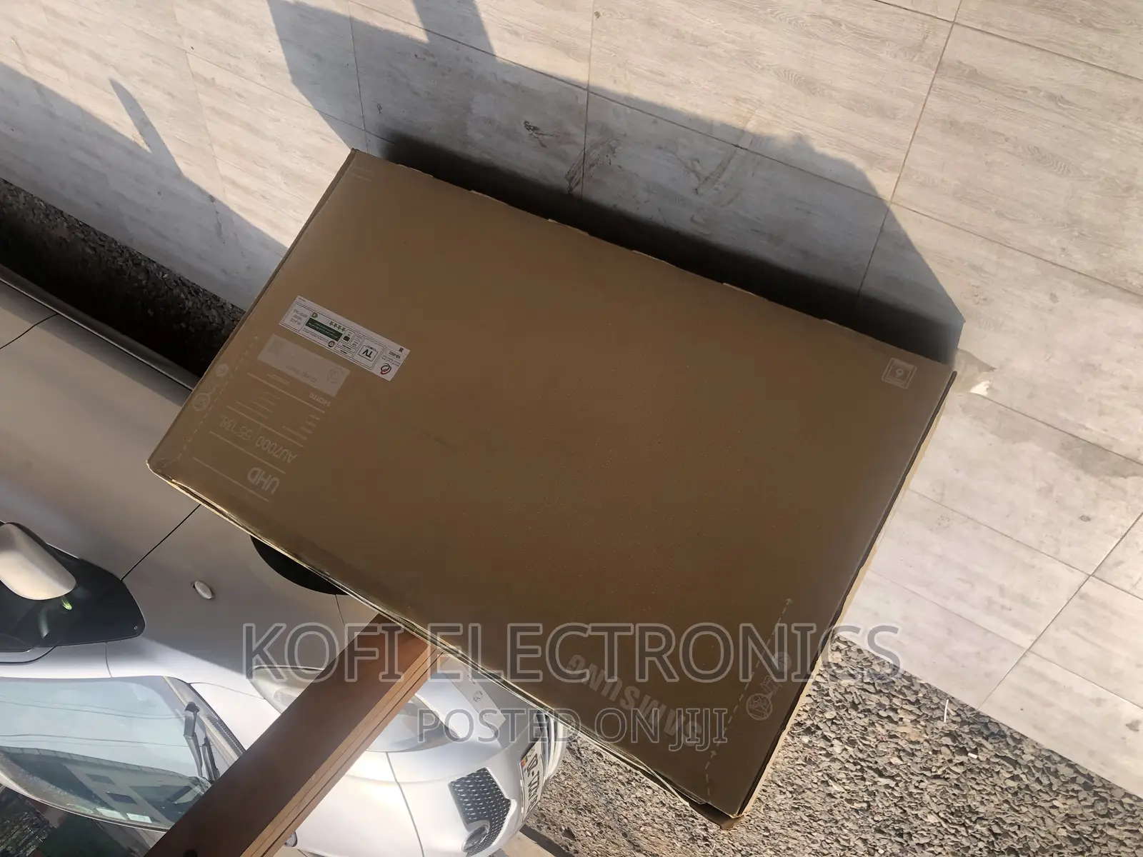 Front Color(Titan Gray) Samsung 55AU7000 Smart LED TV