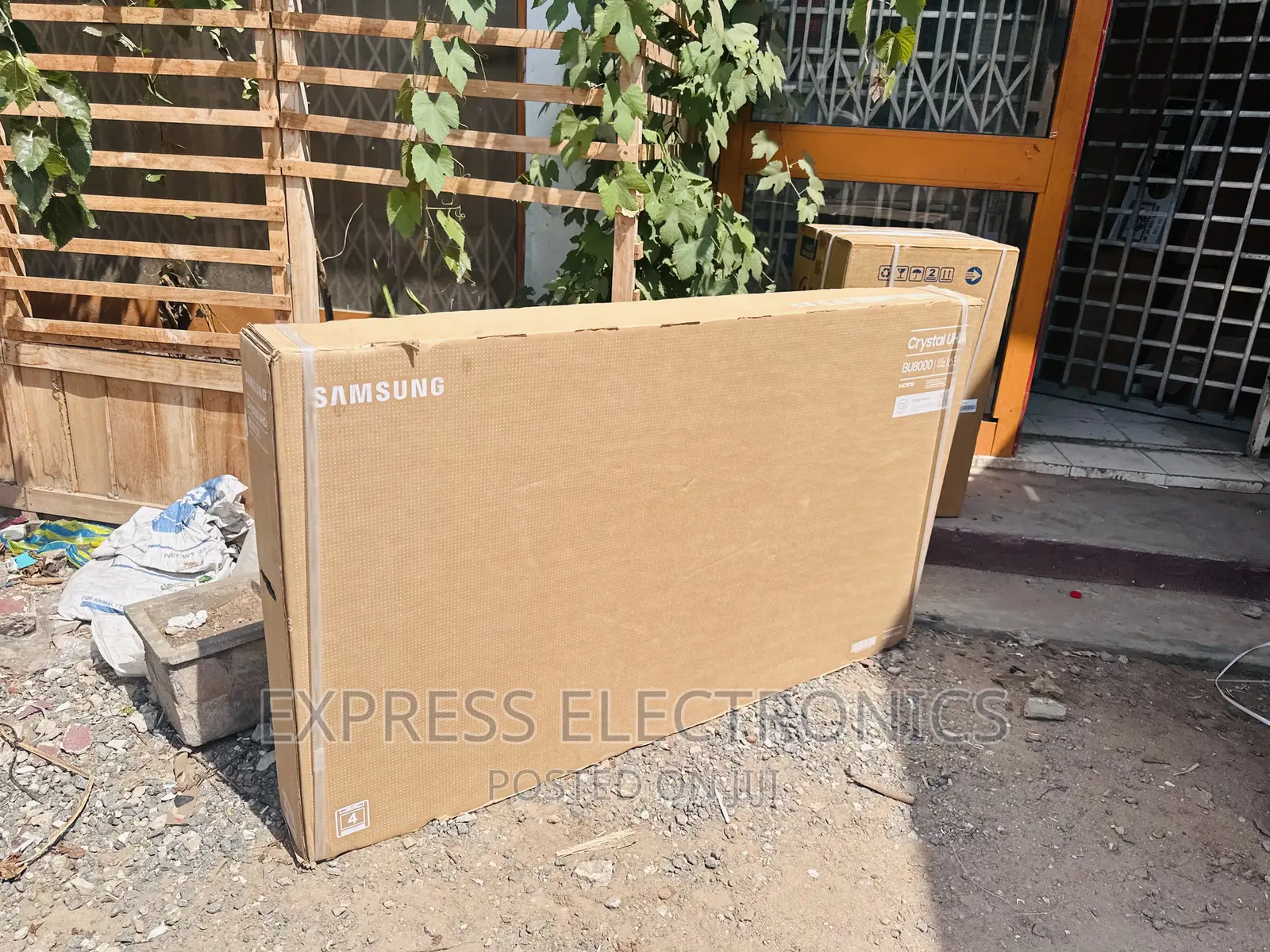 Glossy Sl Sleek UHD Smart Samsung 65”Au7092