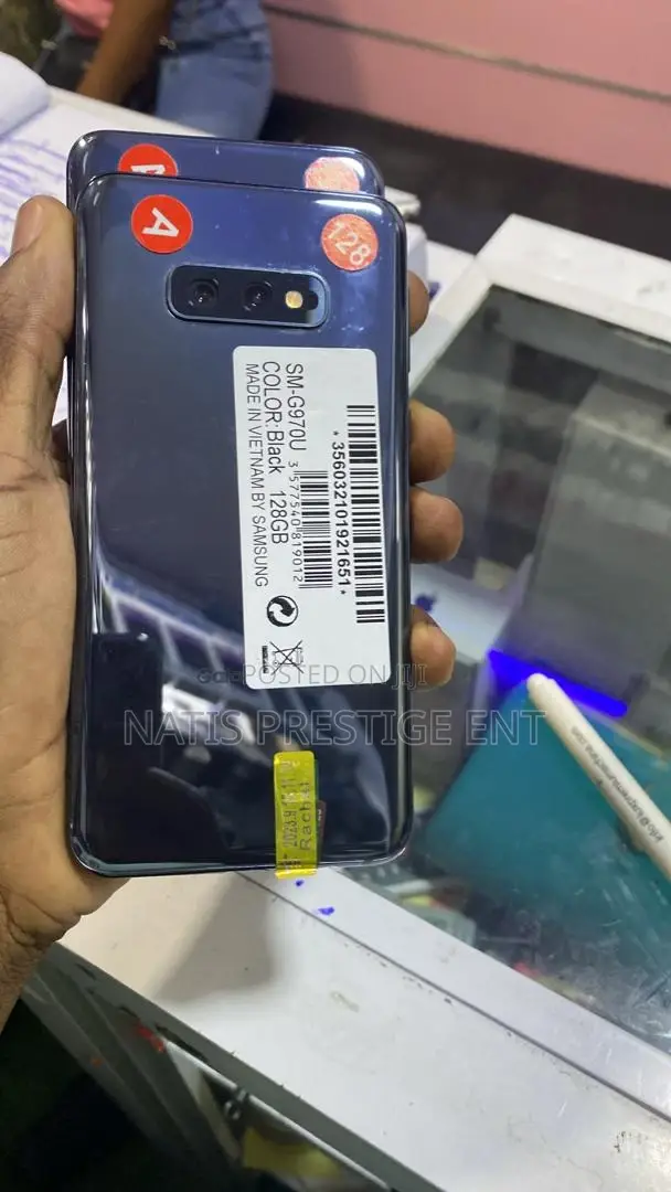 Samsung Galaxy S10e 128 GB Black