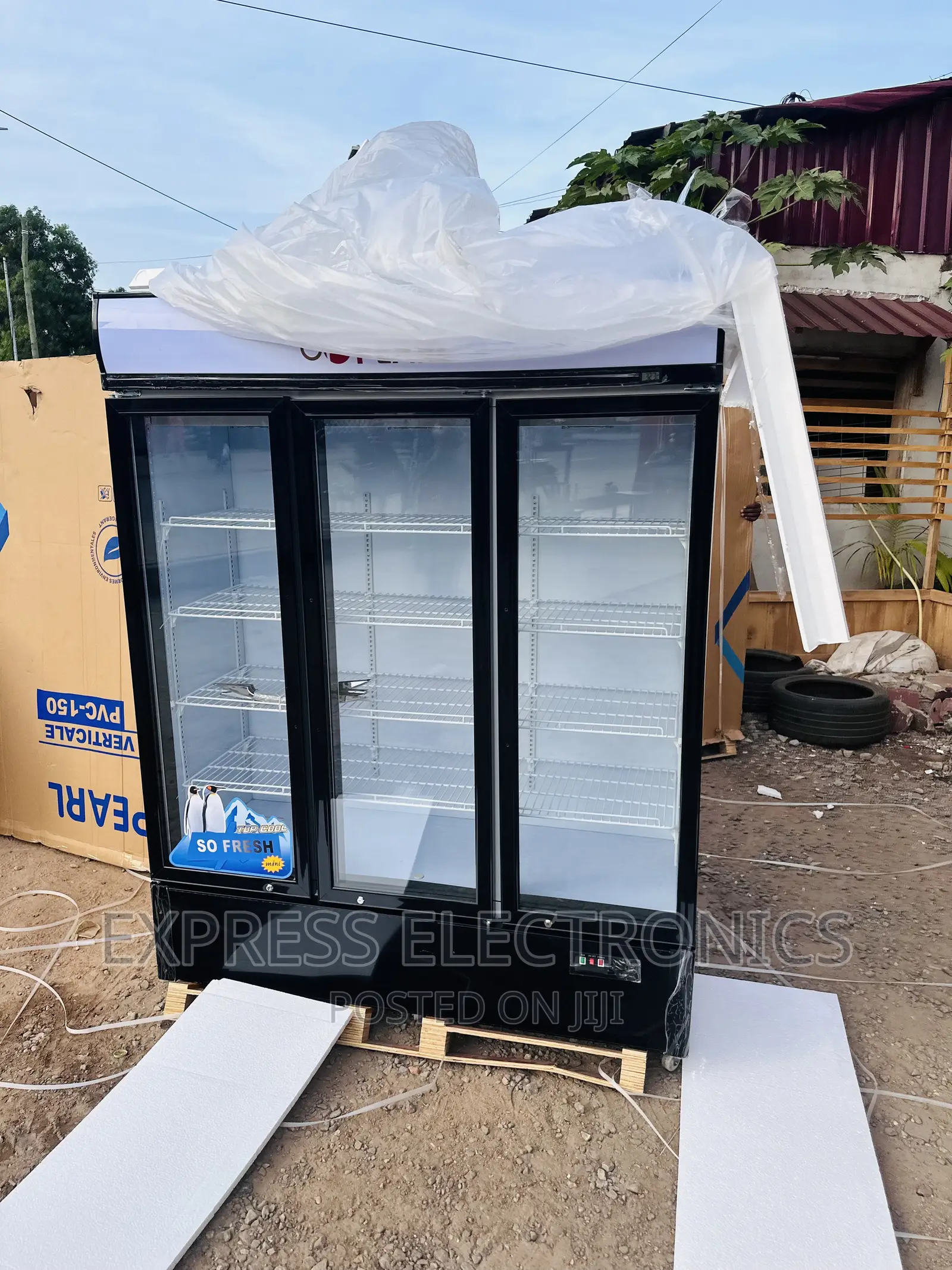 Very Cool Price Display 3doors Pearl Pvc-150