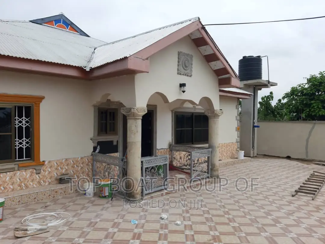 Furnished 4bdrm House in Top Boat Estate, Kumasi Metropolitan for sale