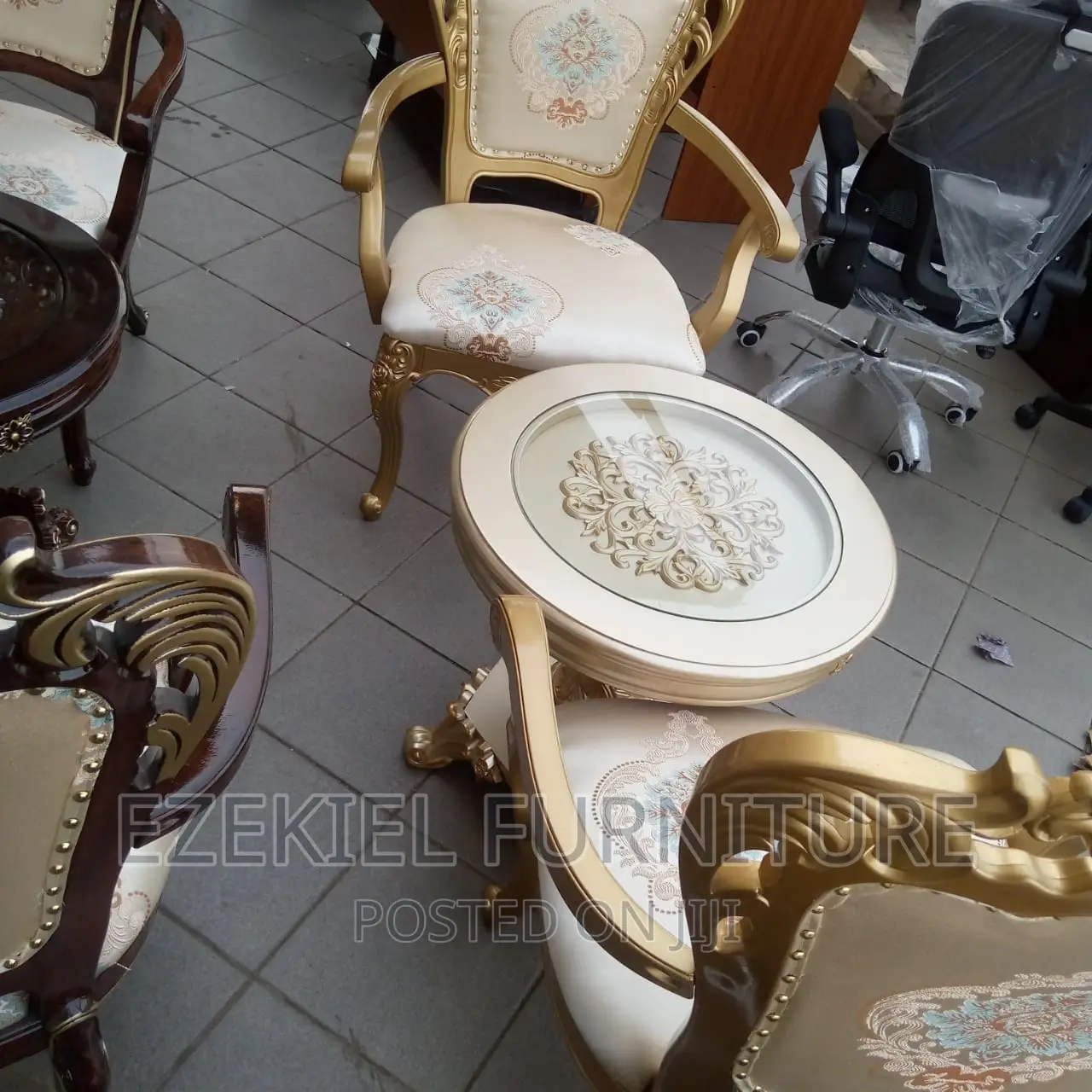 Royal Table And Chair