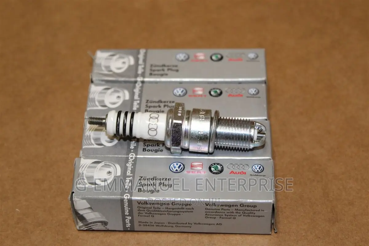 ORIGINAL VW Spark Plugs for Volkswagen 1.8 Litters Golf (4).