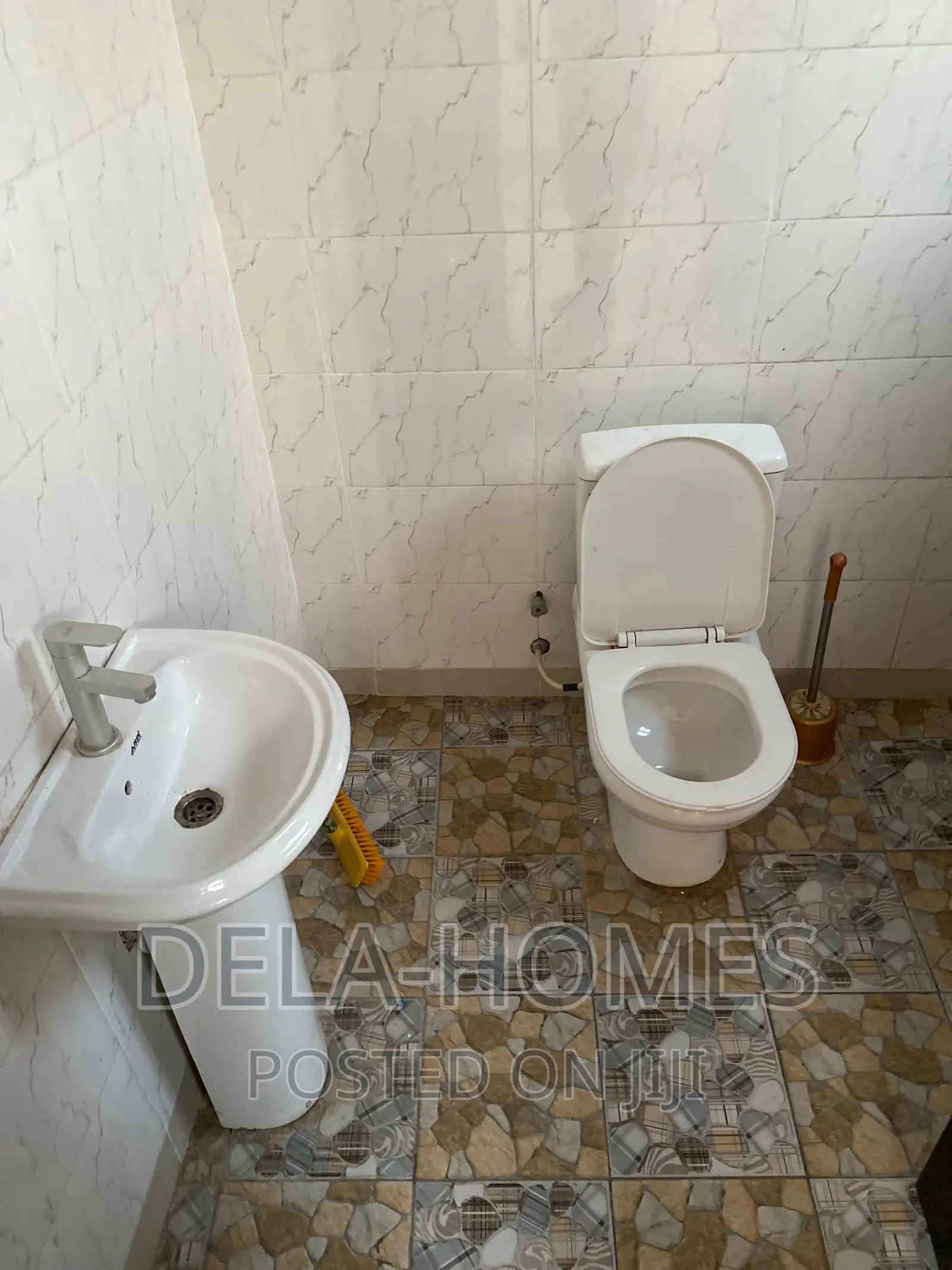 Chamber and Hall Self Contained for Rent at ADENTA.