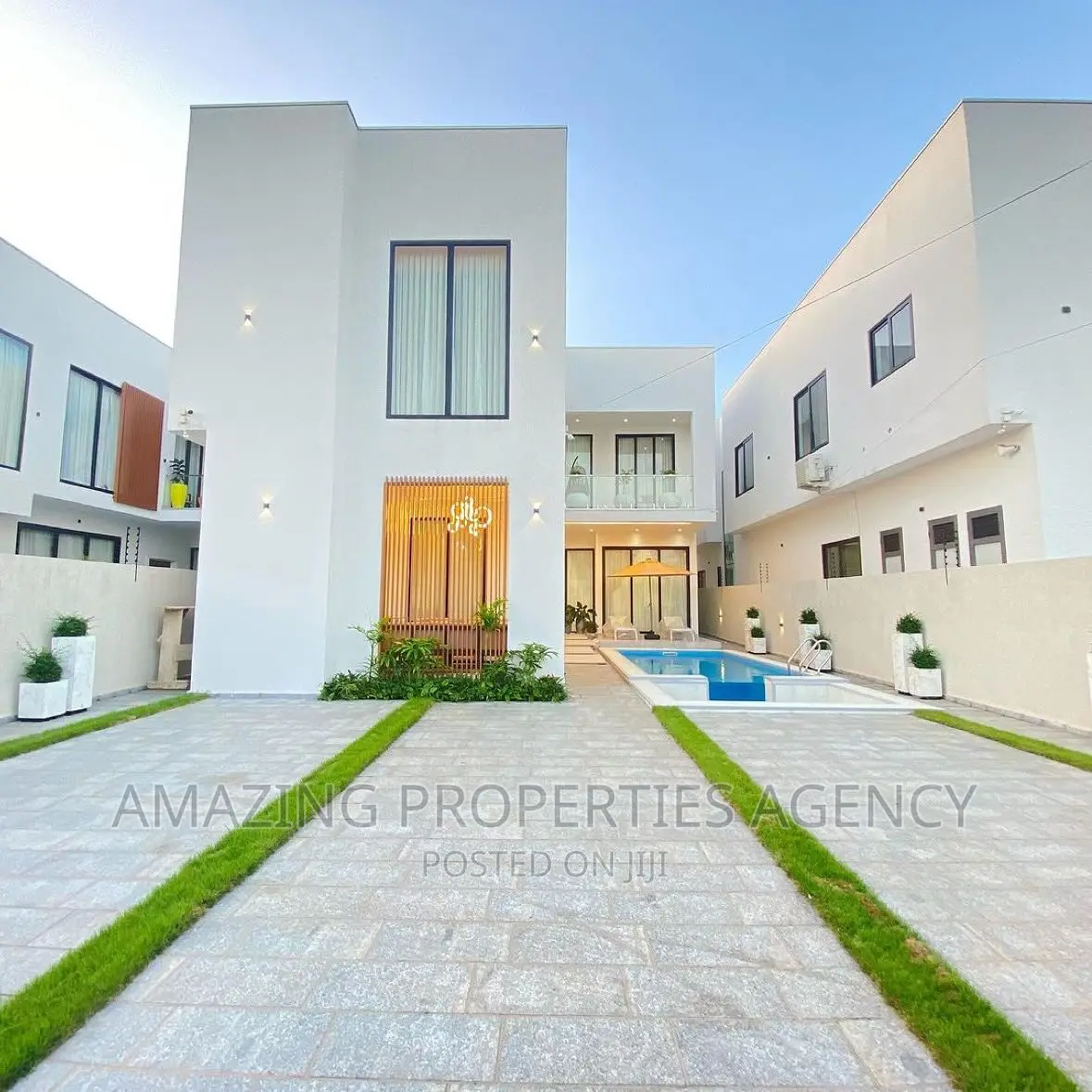 4bdrm House in Adjiriganor for sale