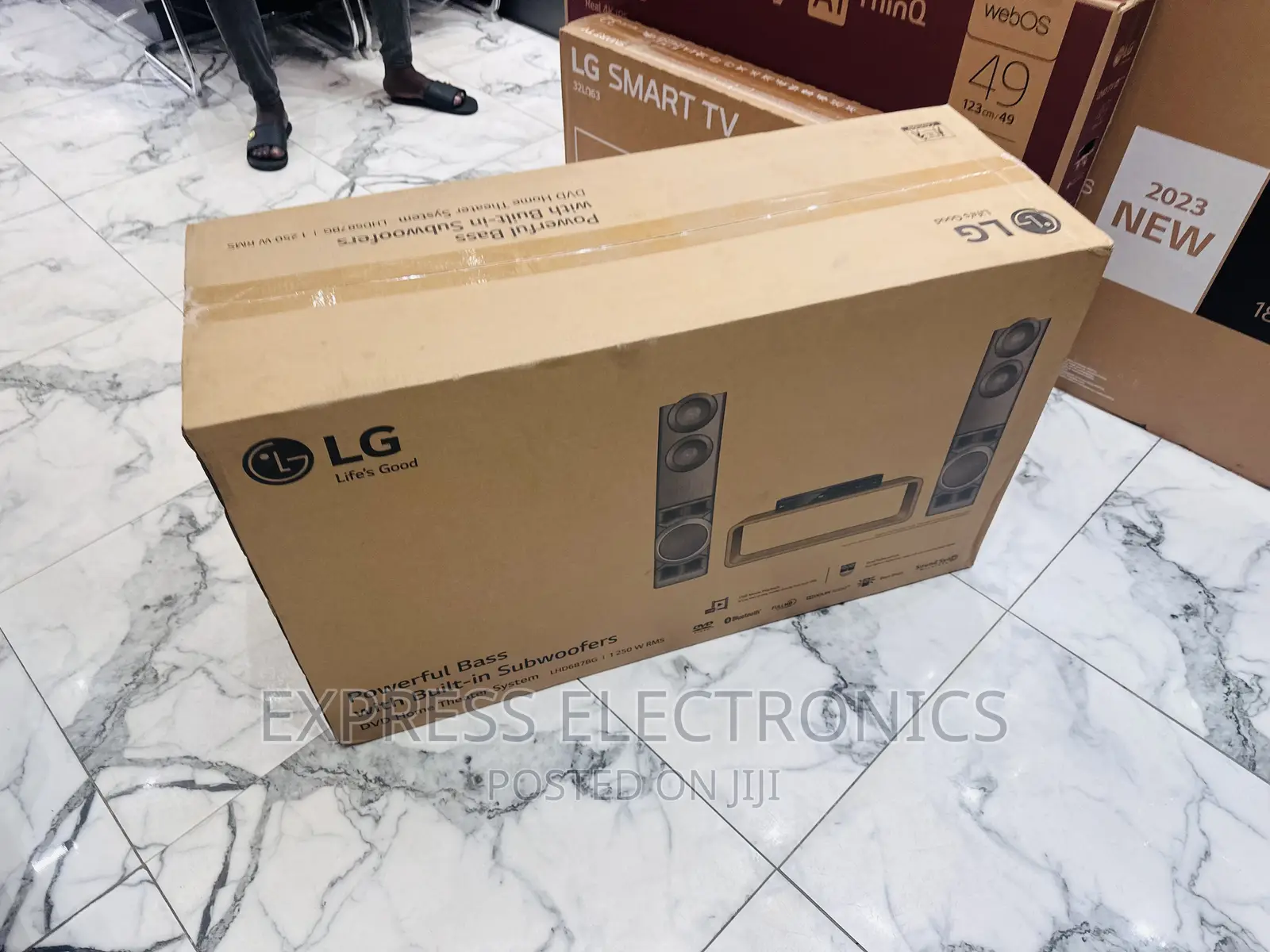 Lovely  Sleek Sound Quality LG LHD-687 Home Theater