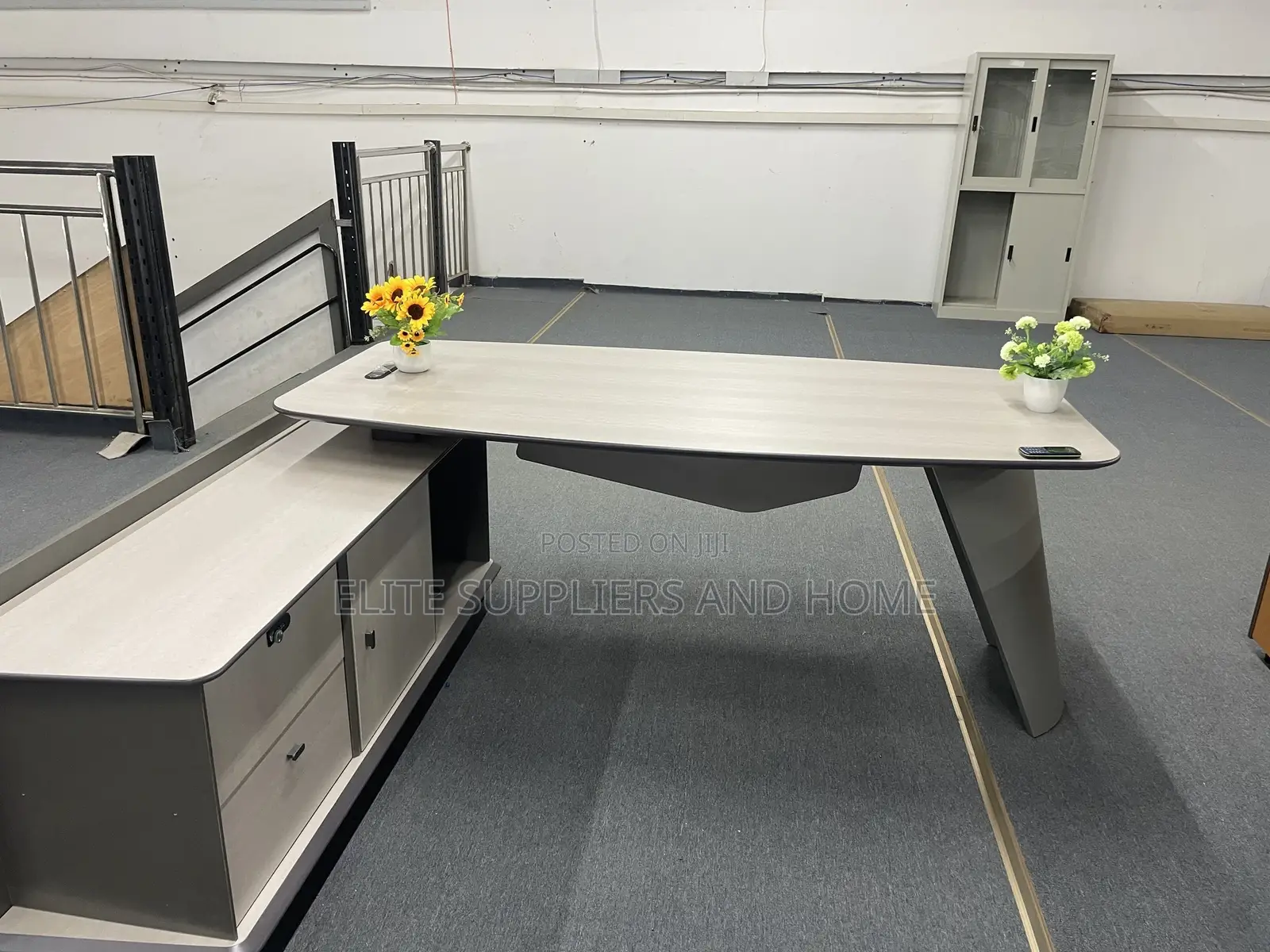 Modern Office Desk