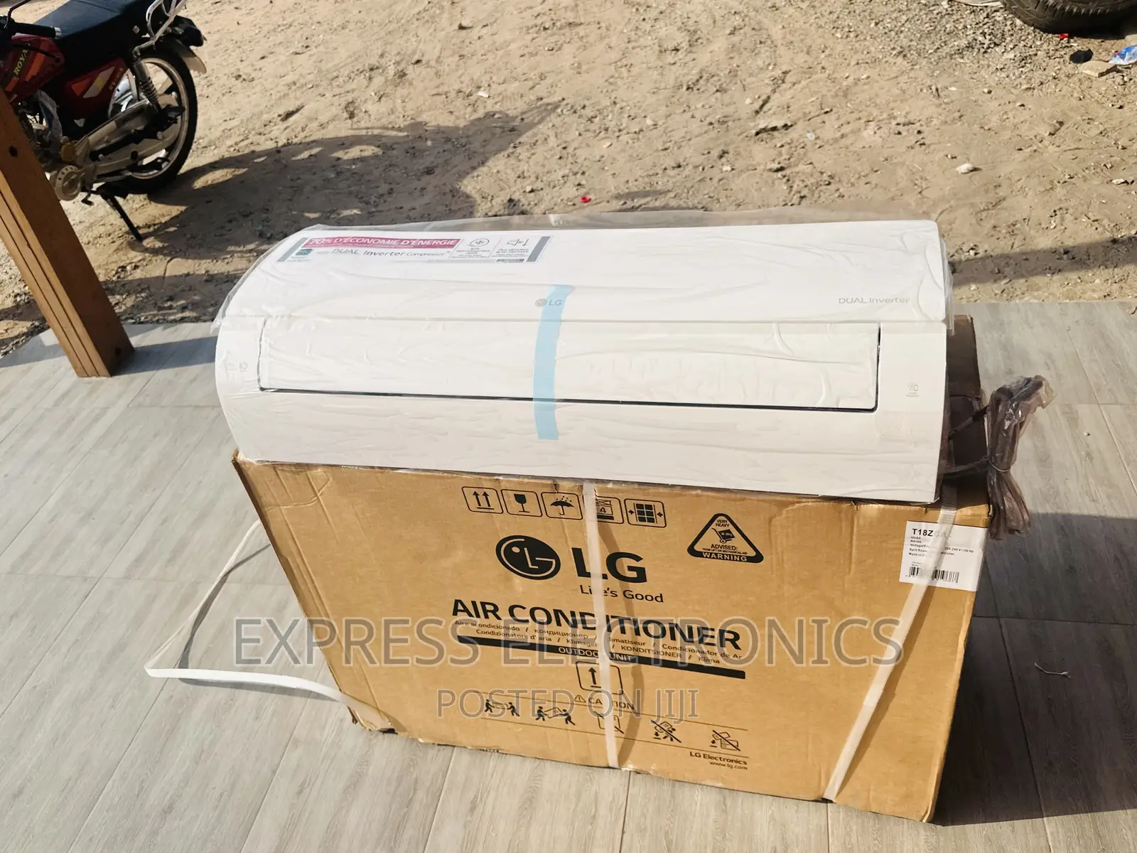 LG Split R410 Gas White Air Conditioner 2.5hp