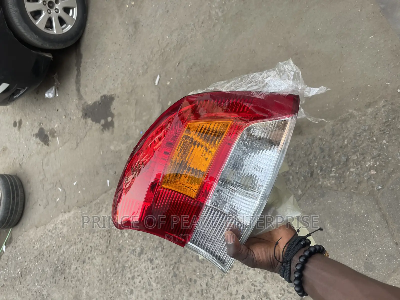 Toyota Vitz 2009 Tail Light Bulb Pair ( Normal )