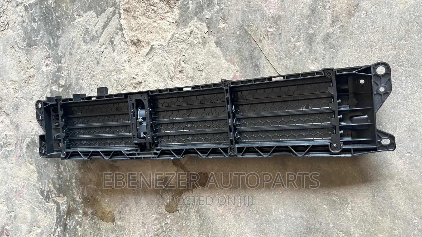 Honda CR-V 2017,2018,2019,2020,2021 Down Shutter Grille