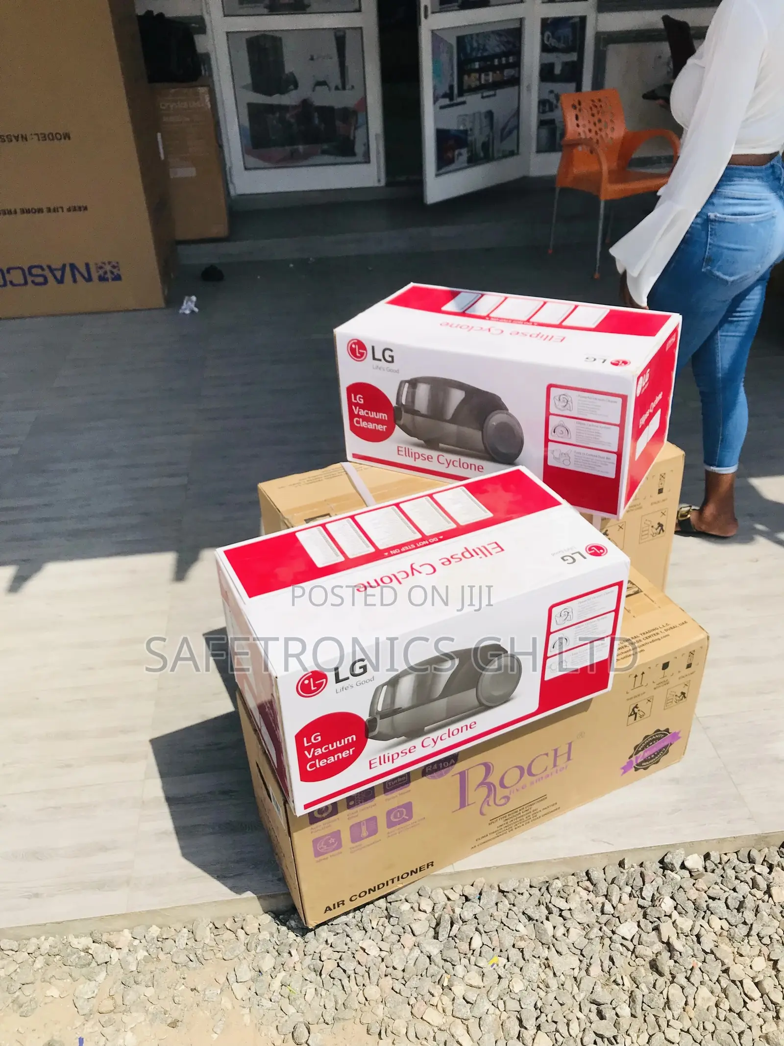 LG Vacuum Cleaner 20 Liters Black/Red Electric Original