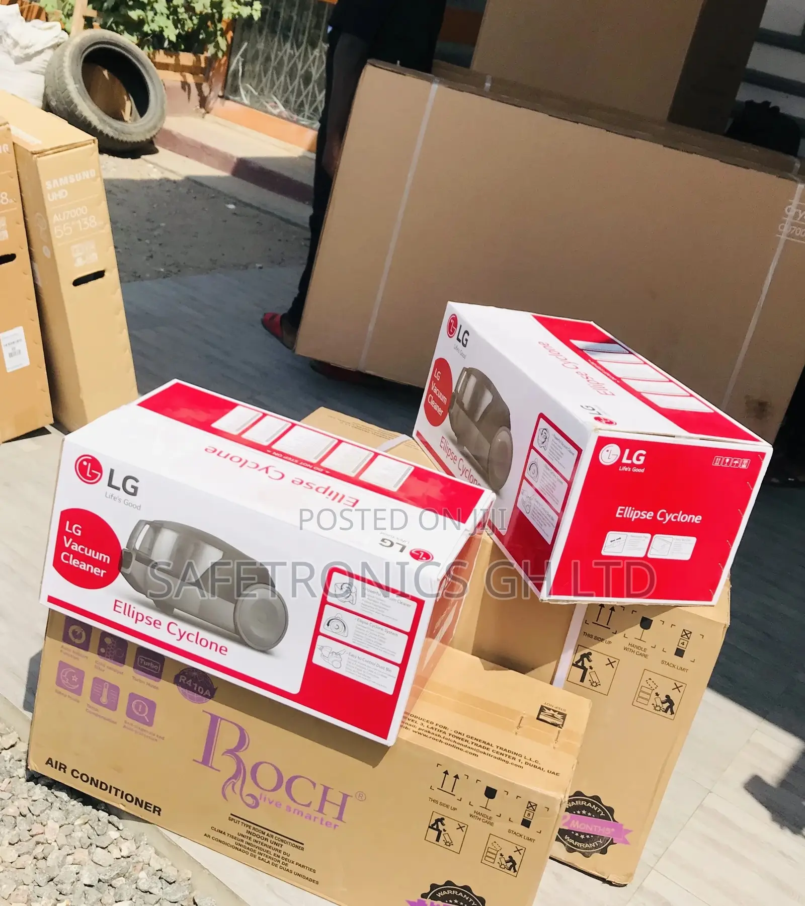 Vacuum Cleaner LG 20 Liters Red/Black Vc5420nntr Available